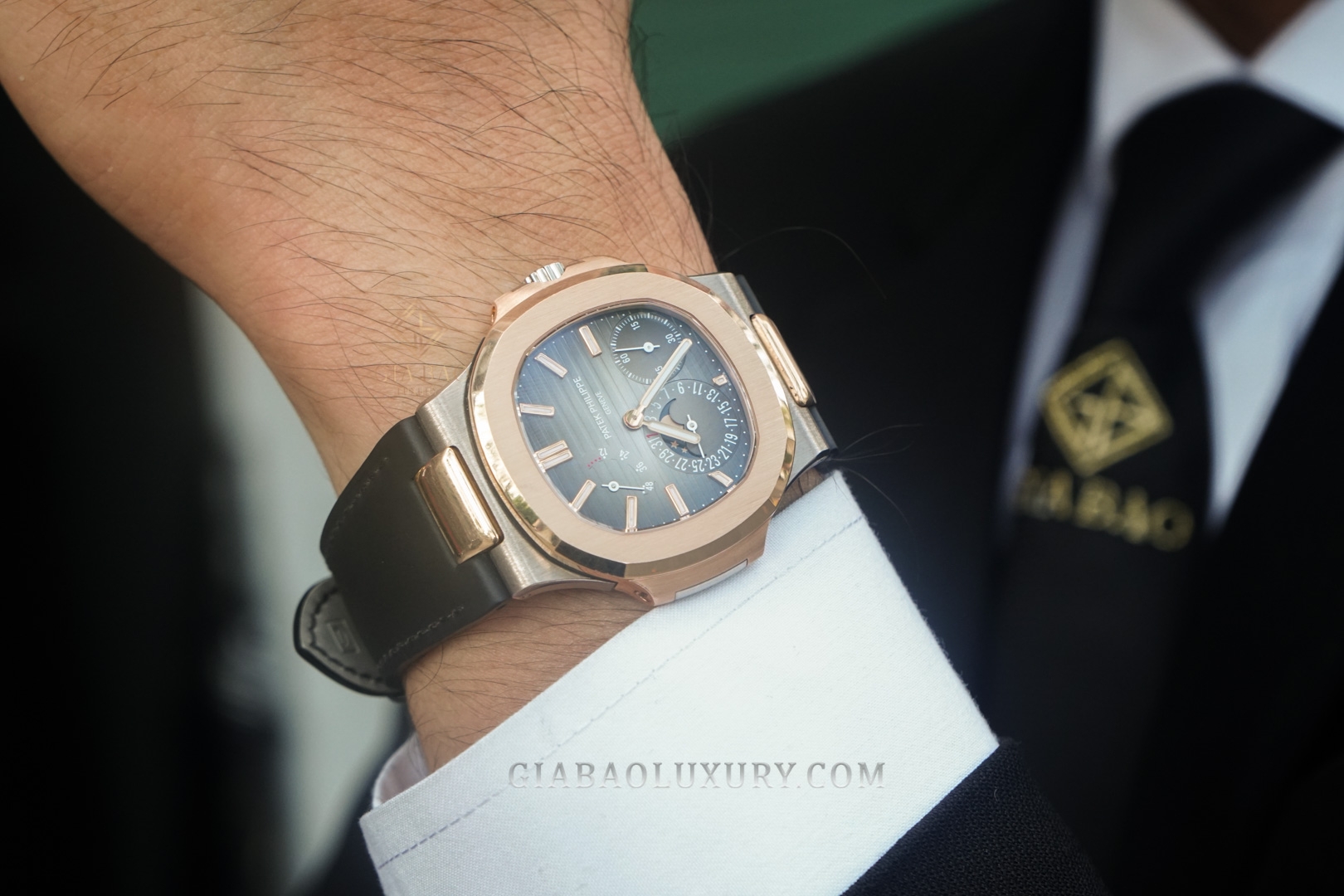 Đồng Hồ Patek Philippe Nautilus 5712GR-001