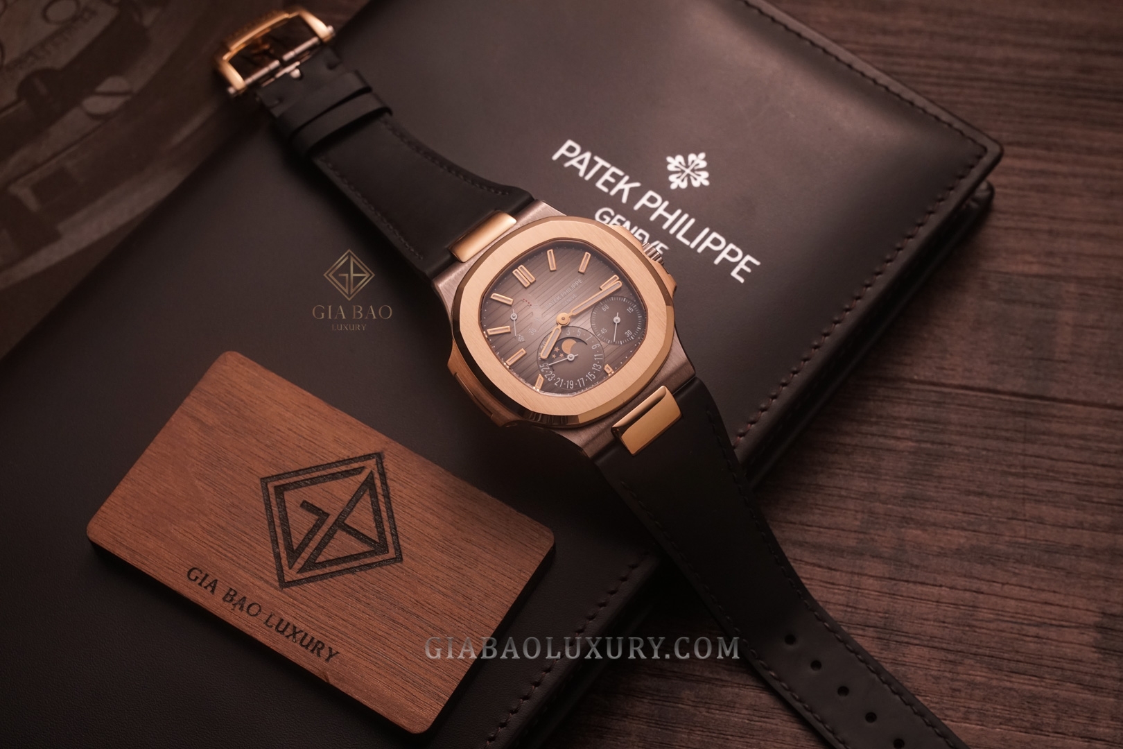 Đồng Hồ Patek Philippe Nautilus 5712GR-001