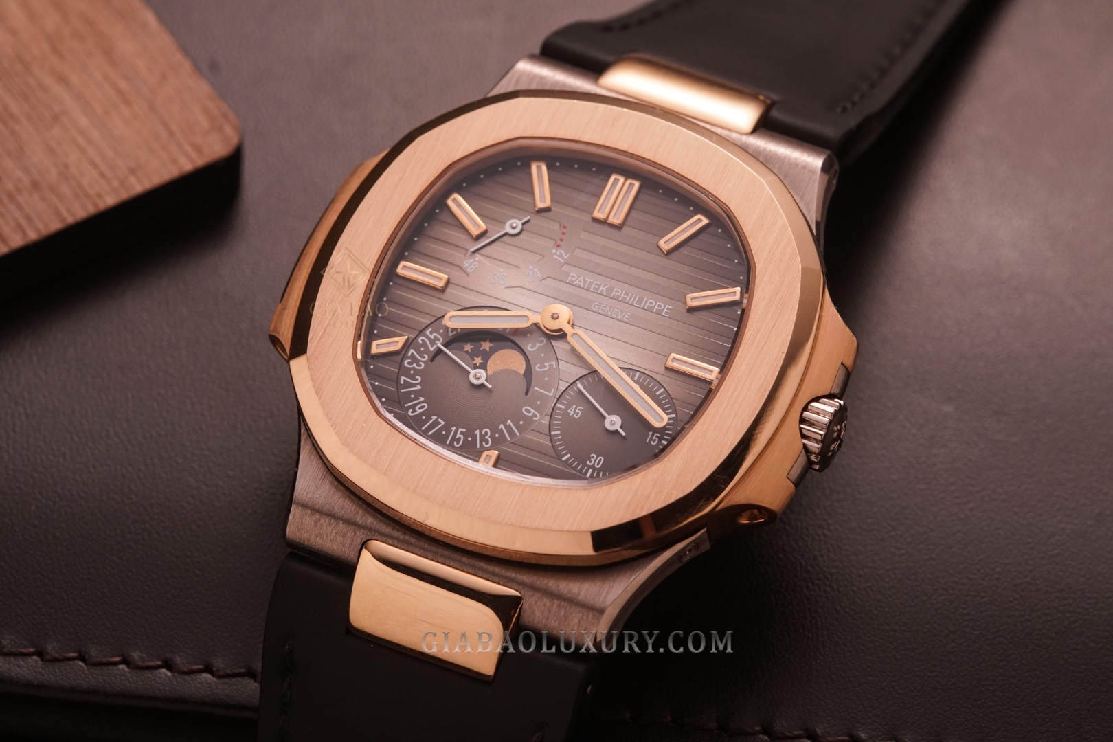 Đồng Hồ Patek Philippe Nautilus 5712GR-001