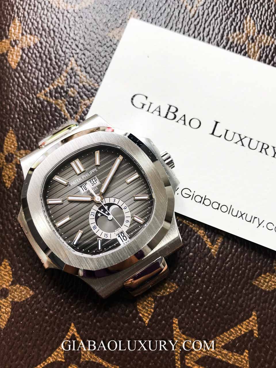 Review đồng hồ Patek Philippe Nautilus 5726A