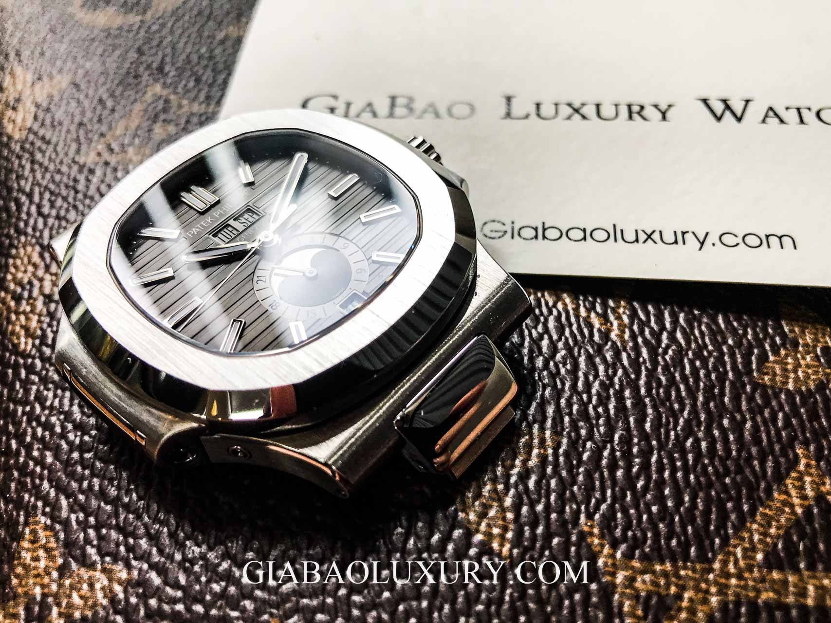 Review đồng hồ Patek Philippe Nautilus 5726A