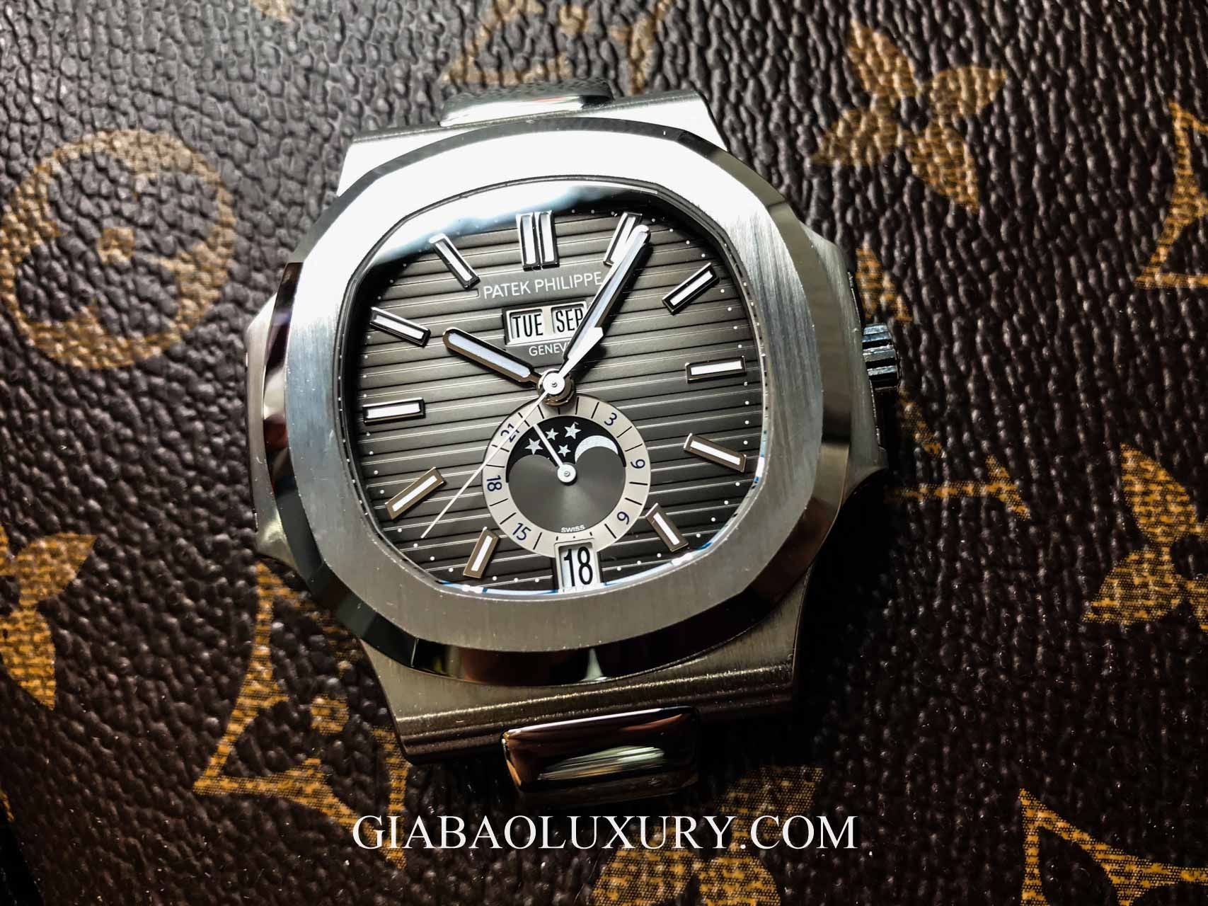 Đồng hồ Patek Philippe Nautilus 5726A