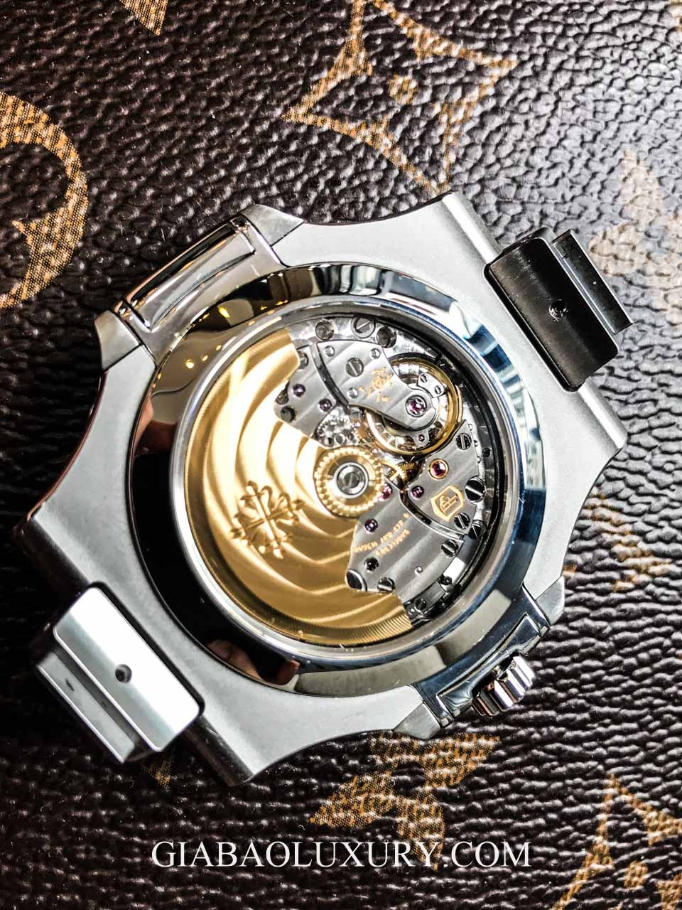 Review đồng hồ Patek Philippe Nautilus 5726A