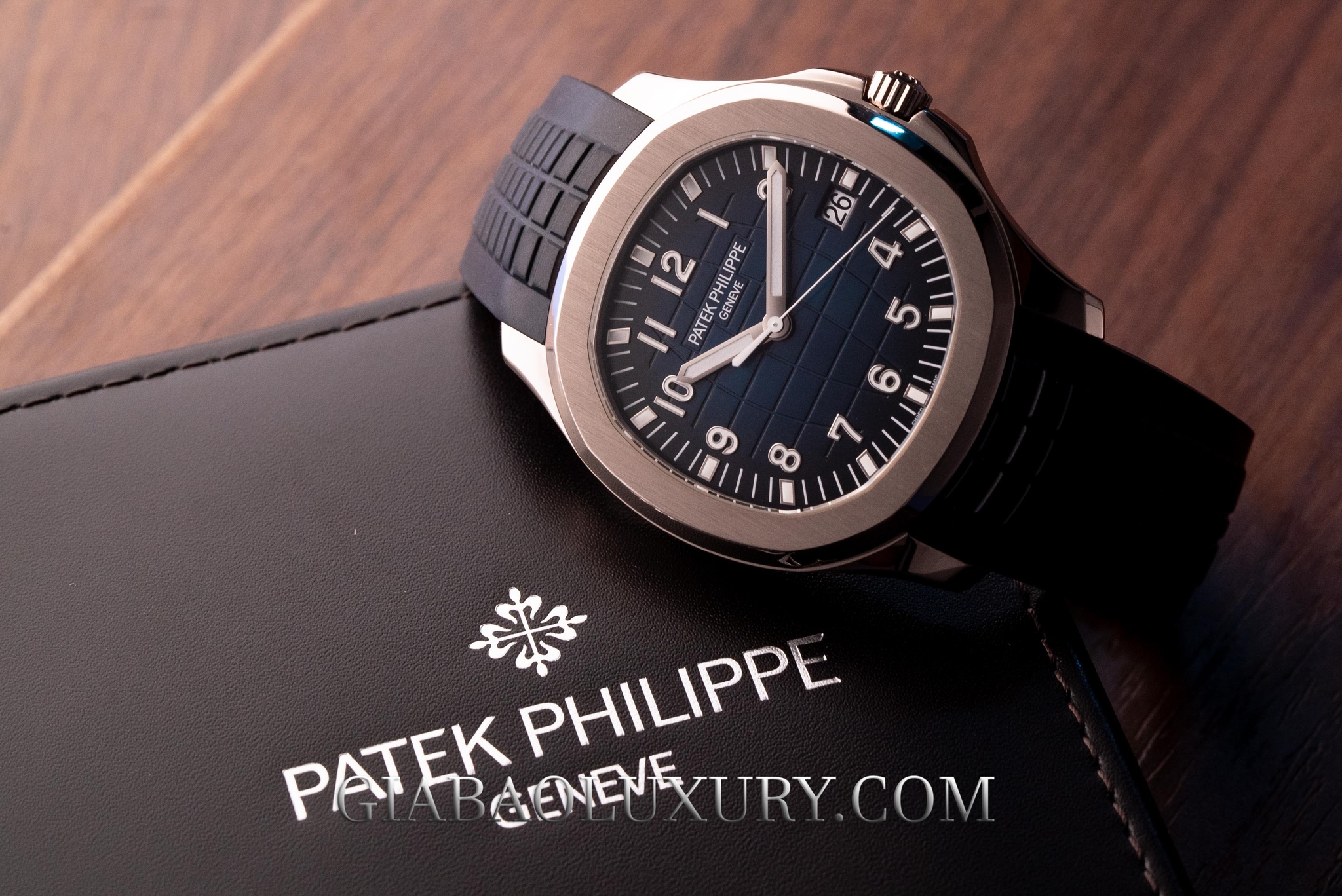 Review đồng hồ Patek Philippe Aquanaut 5168G