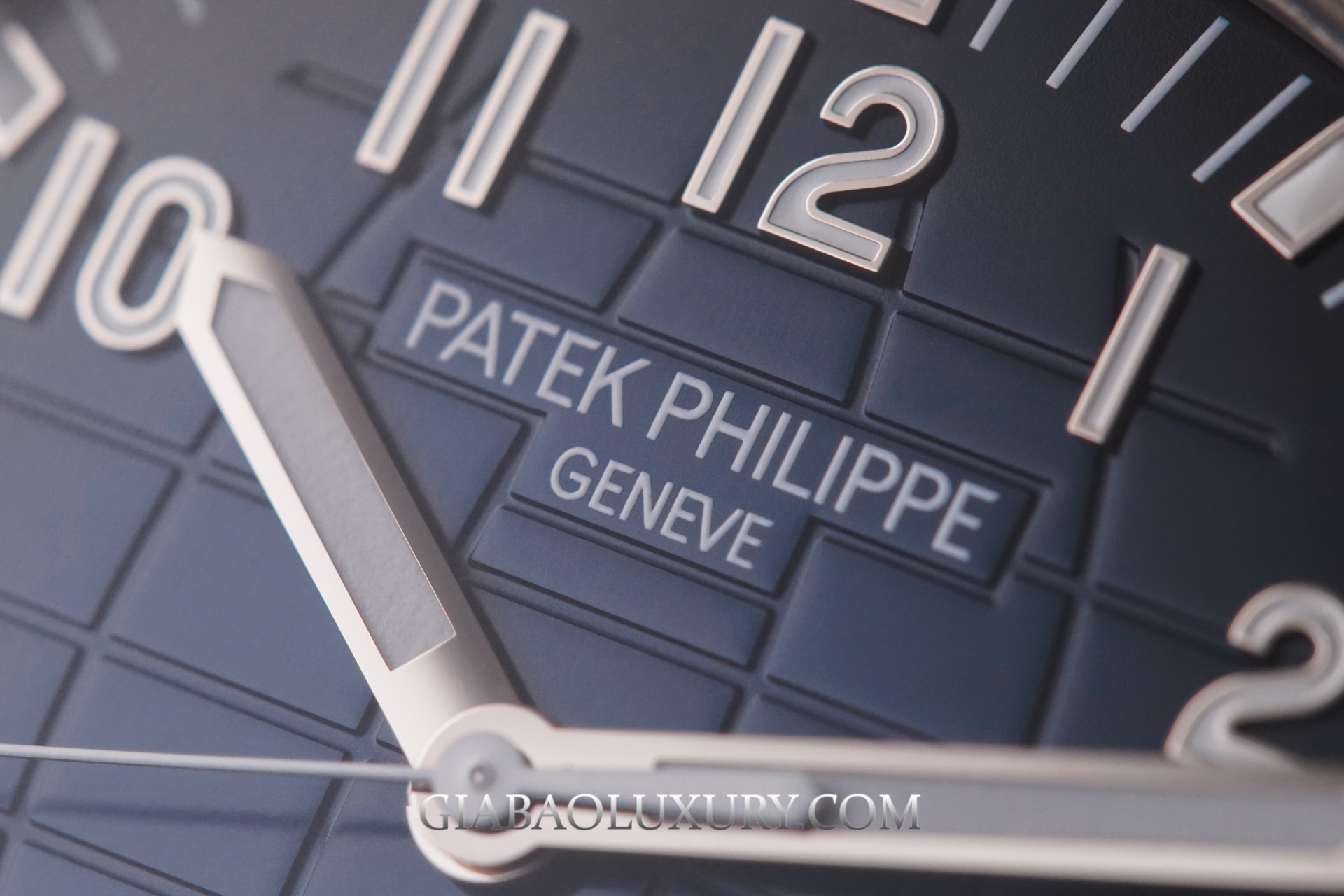 Đồng hồ Patek Philippe Aquanaut 5168G tại Baselworld 2017