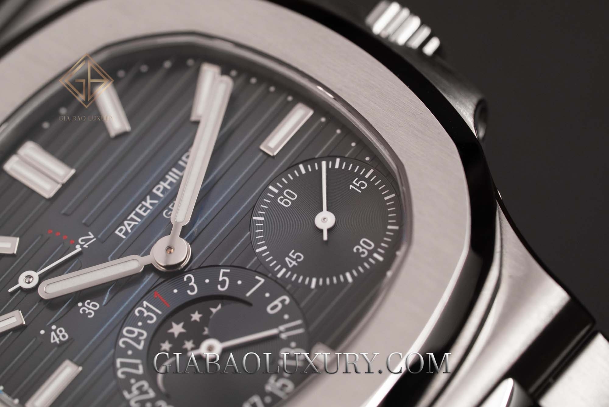 Đồng hồ Patek Philippe Nautilus 5712/1A-001