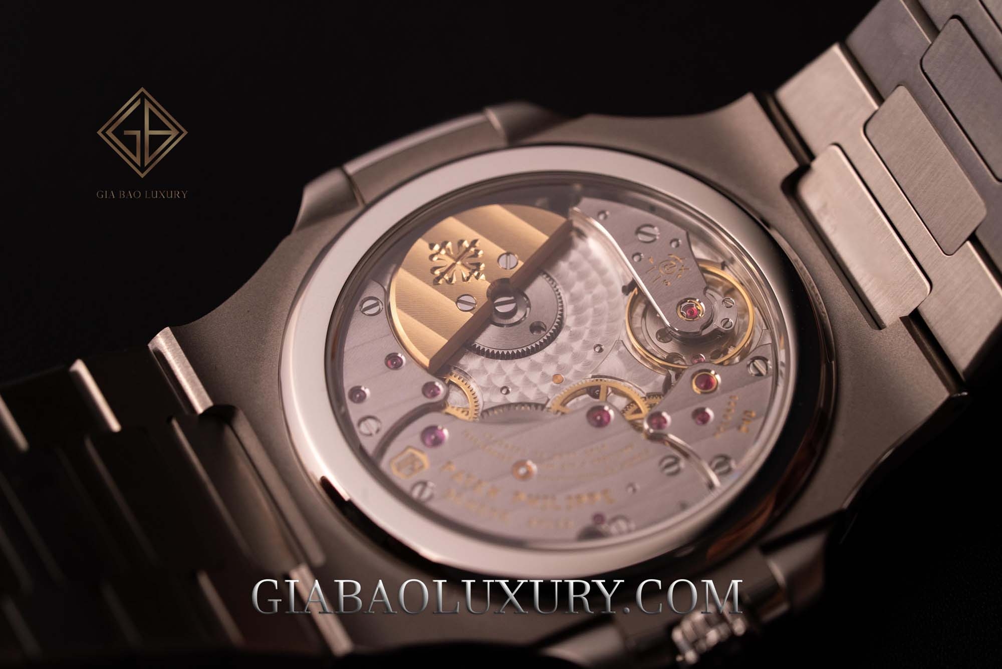Đồng hồ Patek Philippe Nautilus 5712/1A-001