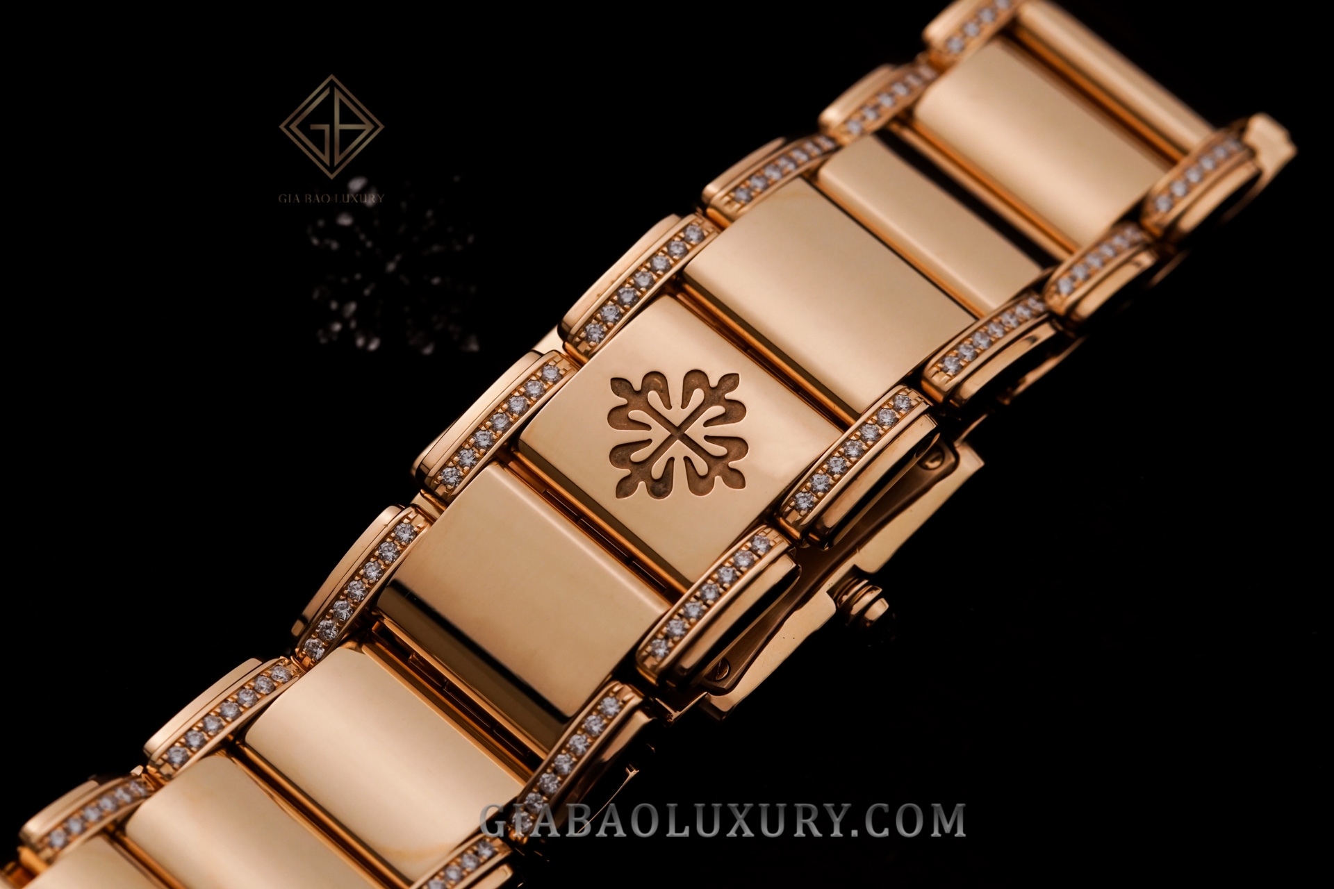  Đồng hồ Patek Philippe Twenty 4 4908/30R-011