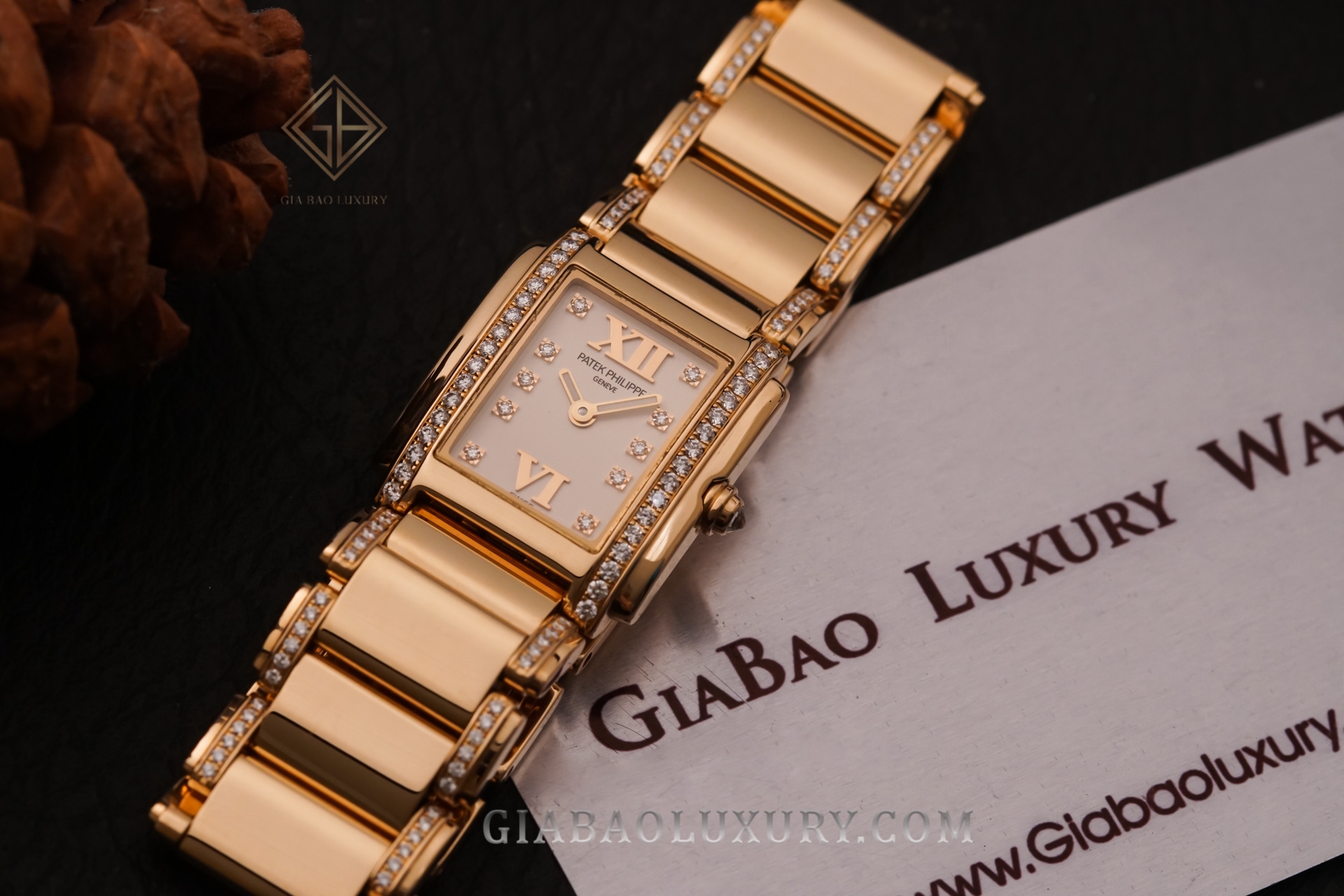  Đồng hồ Patek Philippe Twenty 4 4908/30R-011