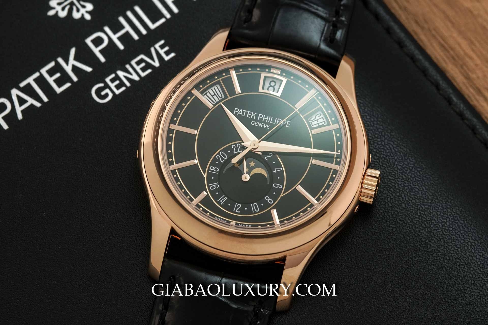 đồng hồ Patek Philippe Annual Calendar 5205R