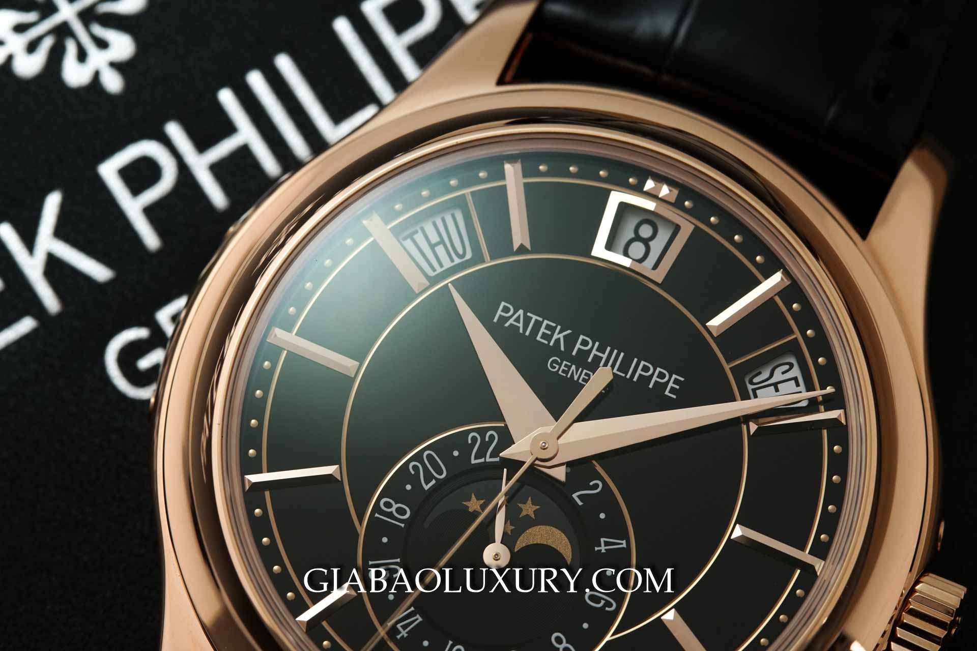 đồng hồ Patek Philippe Annual Calendar 5205R