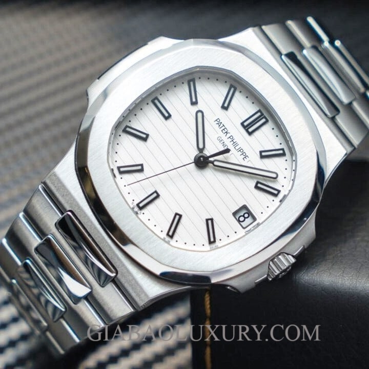 Đồng Hồ Patek Philippe Nautilus 5711/1A-011