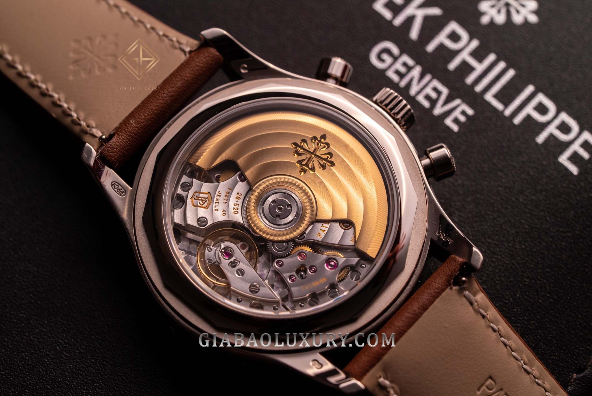 Đồng hồ Patek Philippe Chronograph Annual Calendar 5960/01G-001