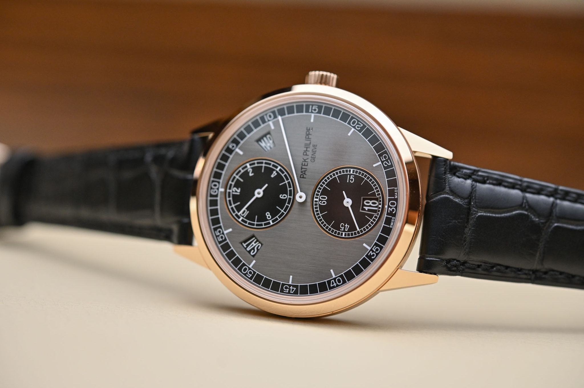 Đồng hồ Patek Philippe Annual Calendar Regulator Ref.5235R