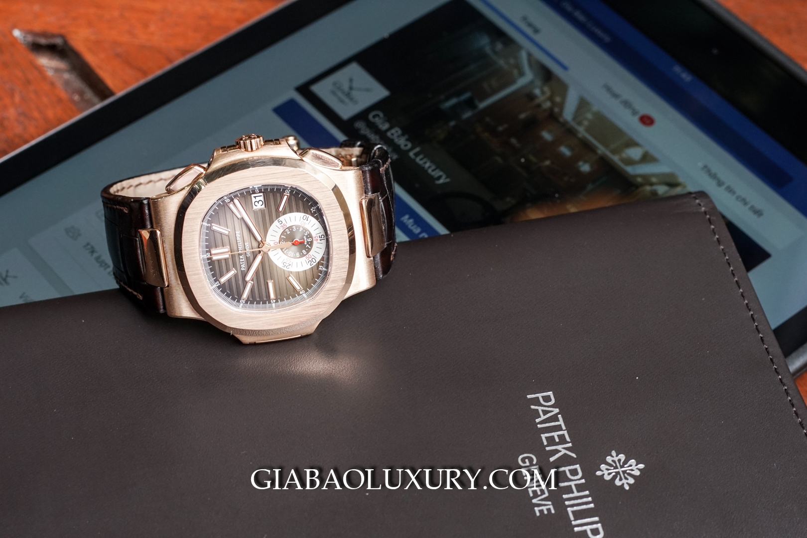 Đồng Hồ Patek Philippe Nautilus 5980R-001