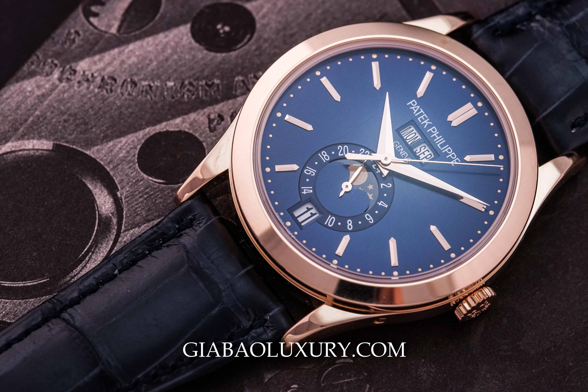 Đồng Hồ Patek Philippe Annual Calendar 5496R-014 Mid Night Blue