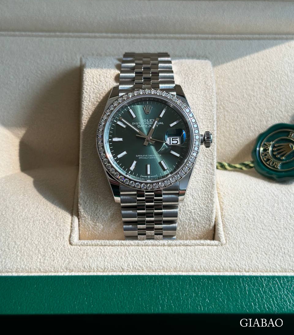 Đồng Hồ Rolex Datejust 36 126284RBR Mặt Số Xanh Lá Cây Cọc Dạ Quang