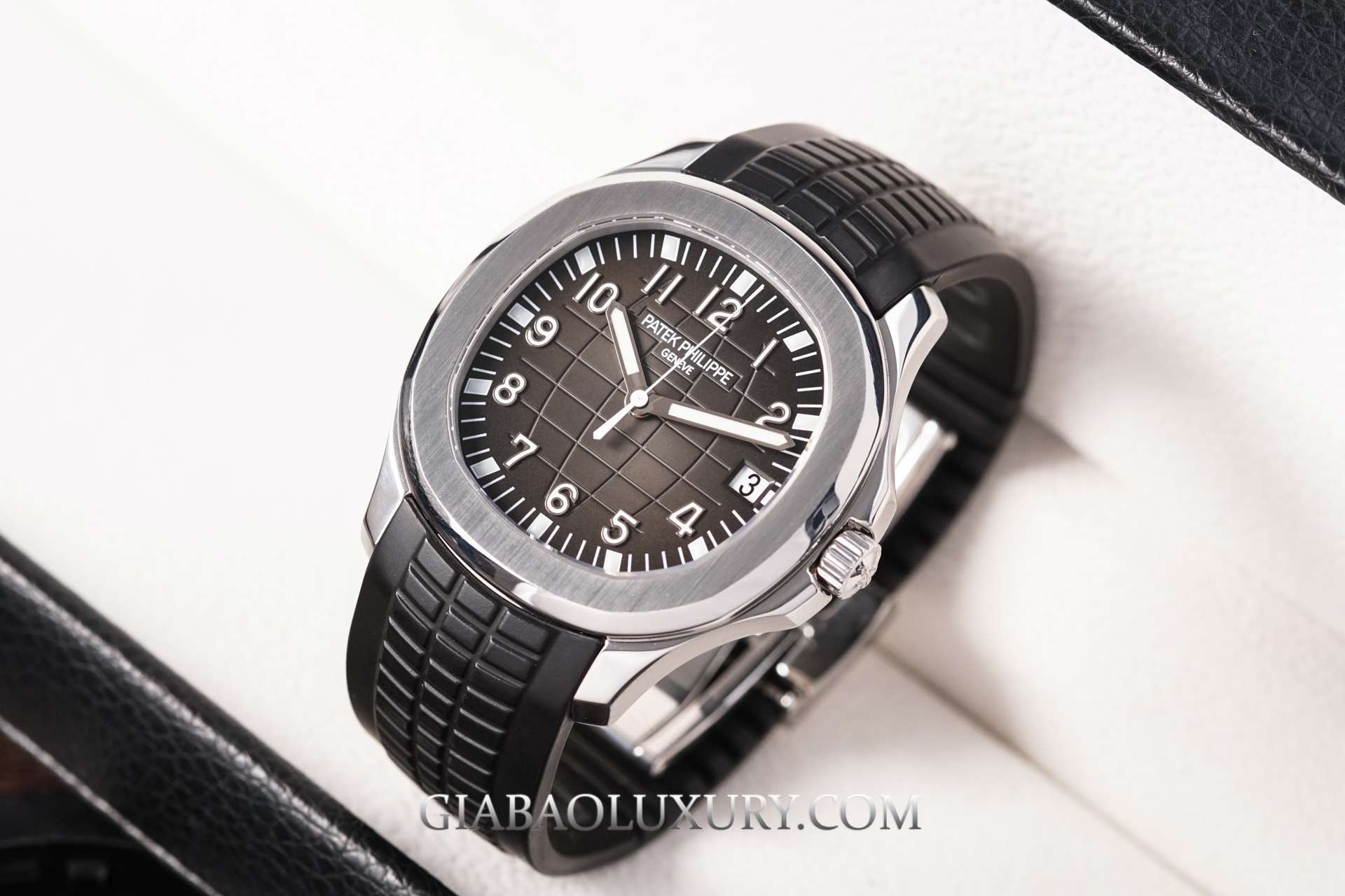 Review đồng hồ Patek Philippe Aquanaut 5167A