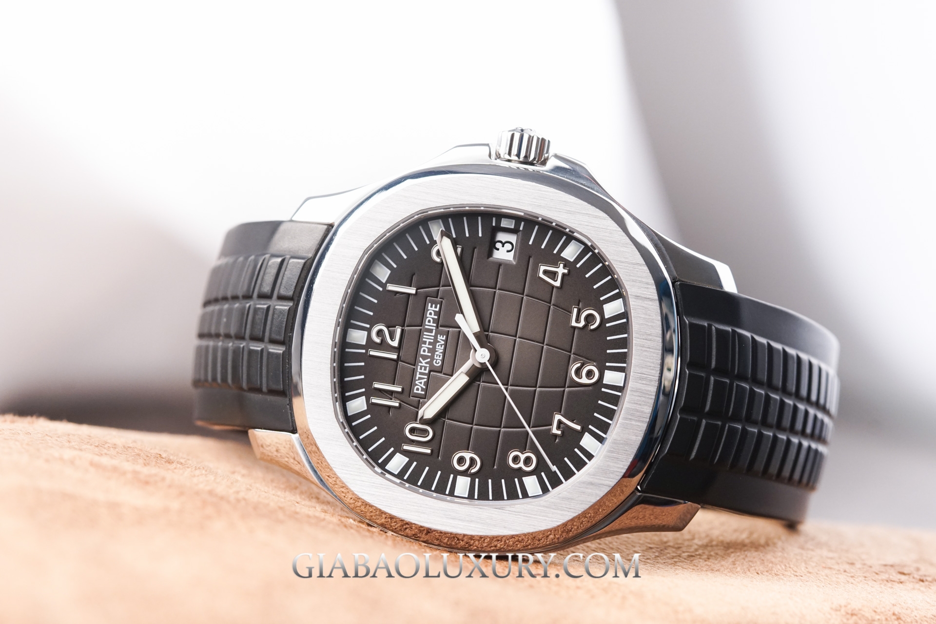 Review đồng hồ Patek Philippe Aquanaut 5167A