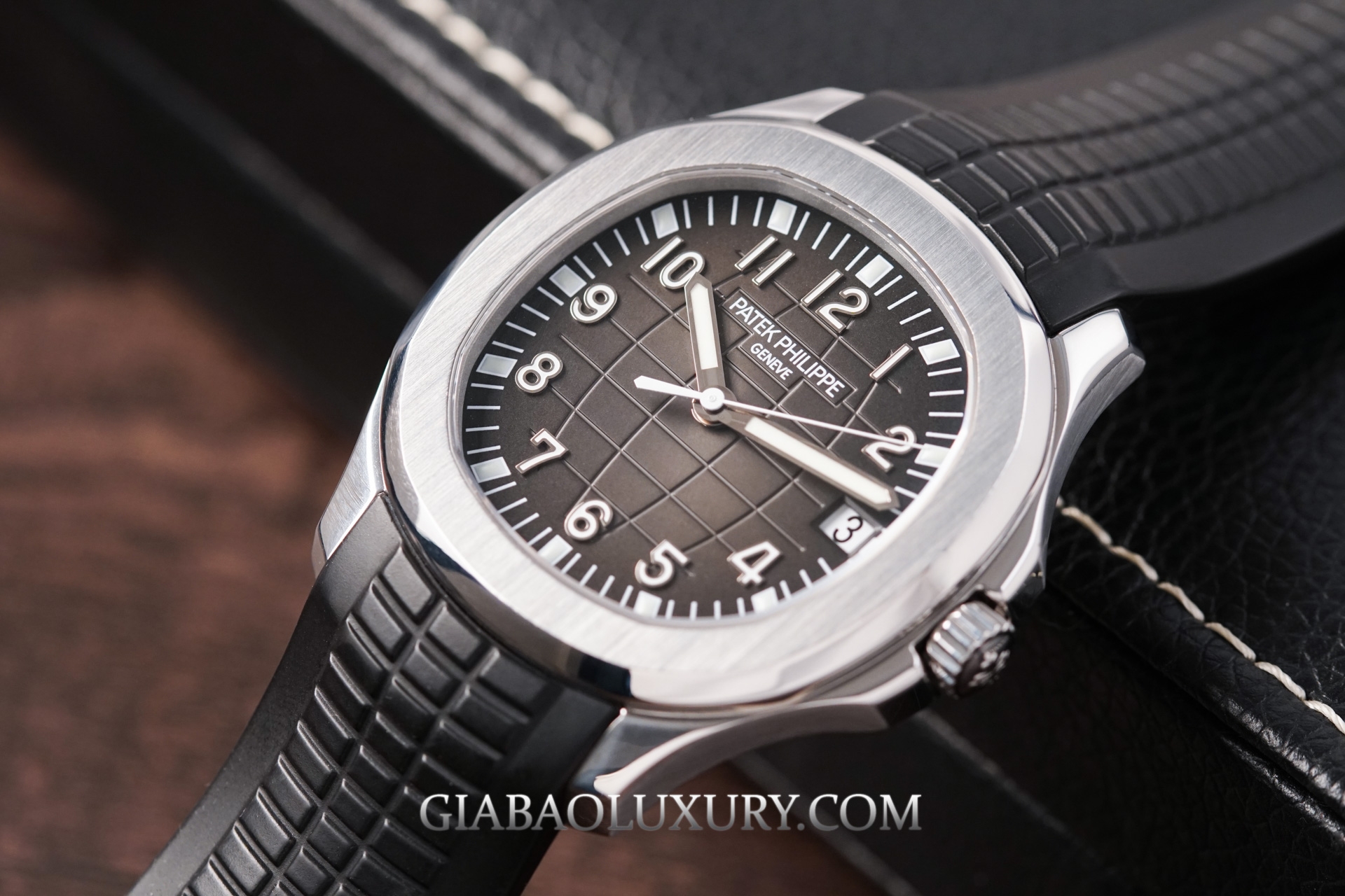 Review đồng hồ Patek Philippe Aquanaut 5167A