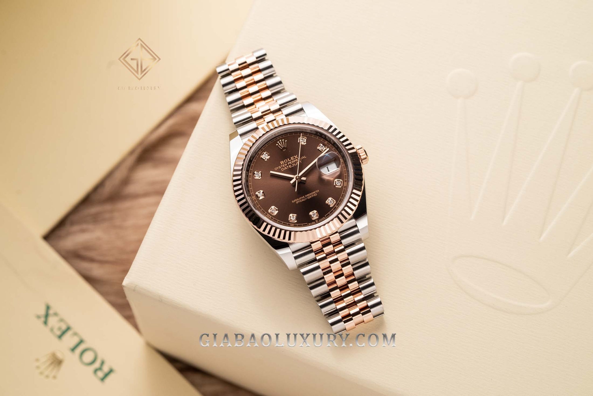 Đồng Hồ Rolex Datejust 41 126331 Mặt Số Chocolate Nạm Kim Cương