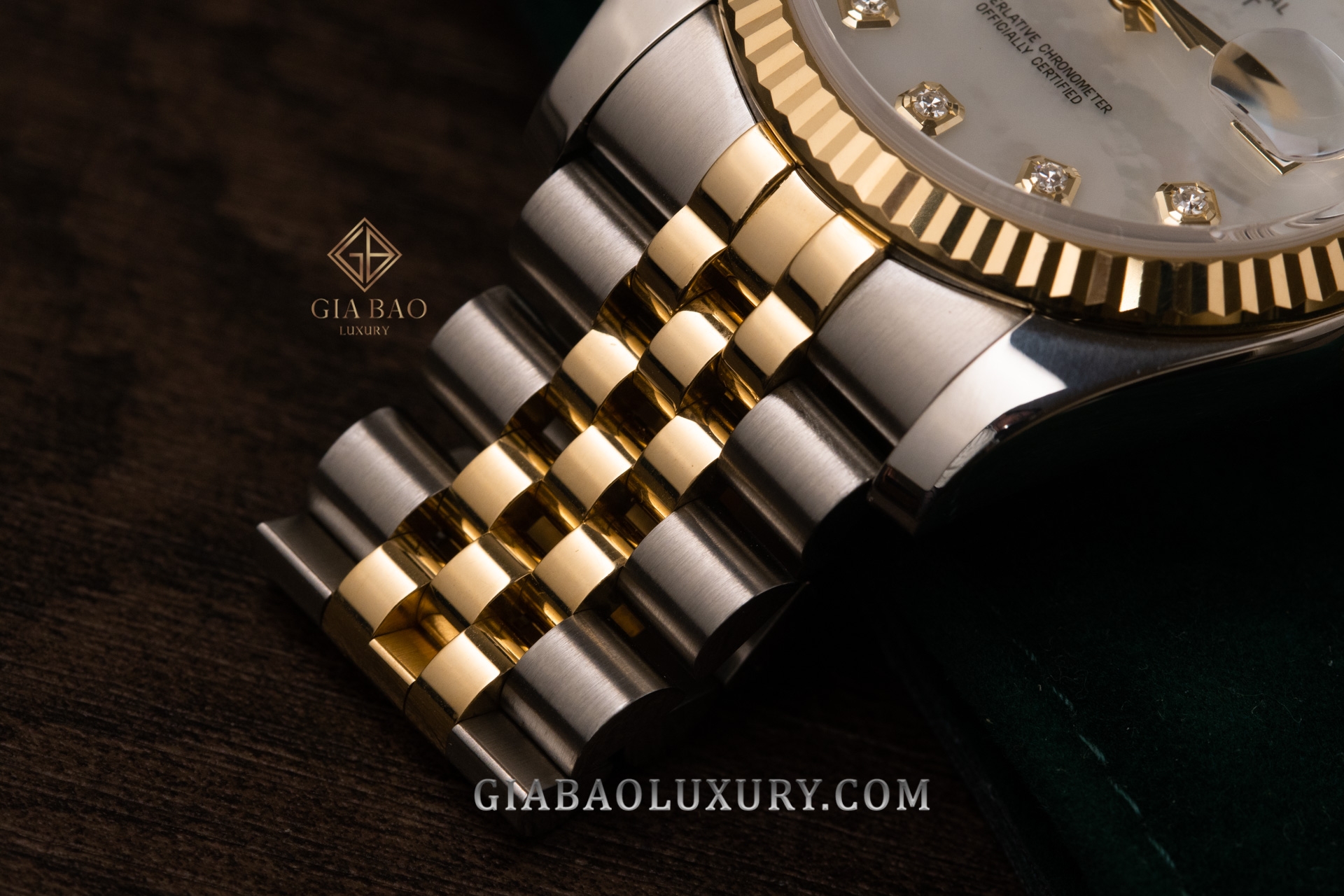 Đồng Hồ Rolex Datejust 116233 Mặt Số Vỏ Trai Trắng Nạm Kim Cương