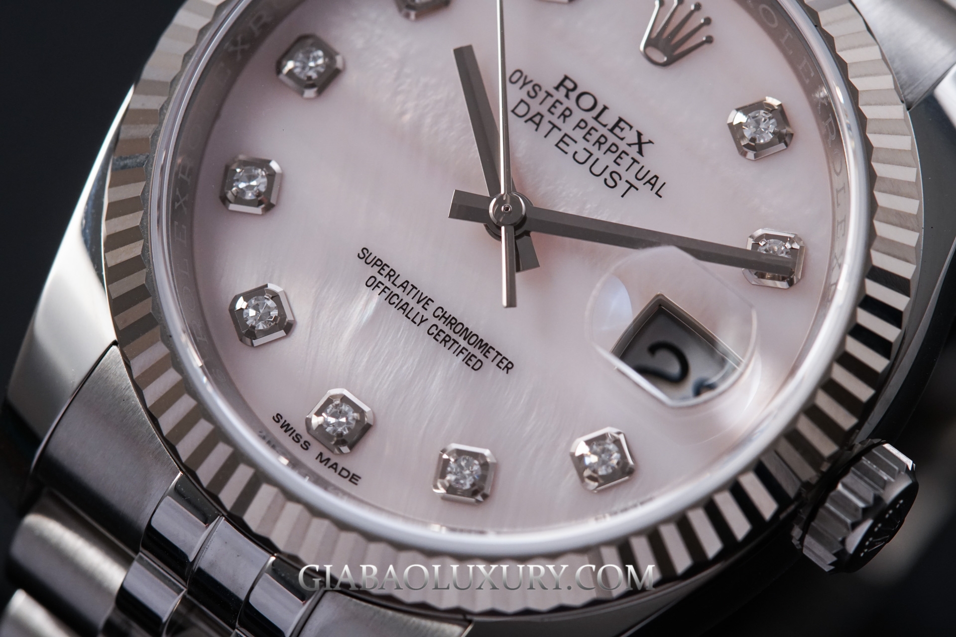 chiếc đồng hồ Datejust 36 116234 mặt ốc