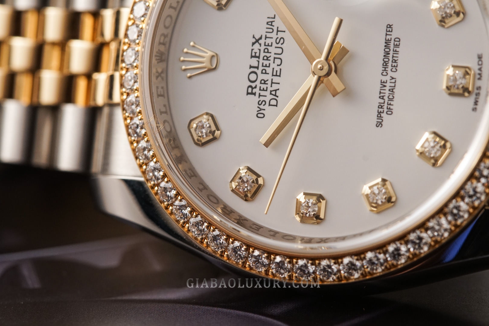 Đồng Hồ Rolex Datejust 36 116243 Mặt Số Trắng Cọc Số Kim Cương