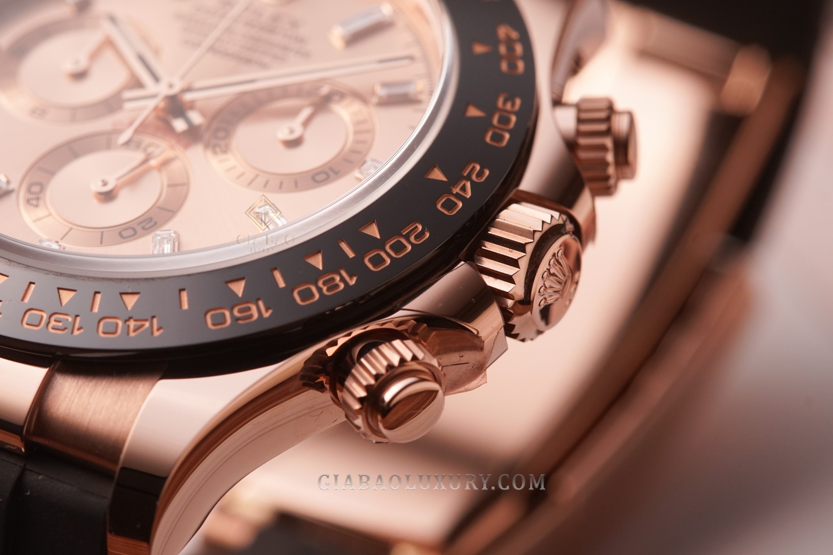 Đồng Hồ Rolex Cosmograph Daytona 116515LN Mặt Số Hồng Cọc Số Kim Cương Baguette