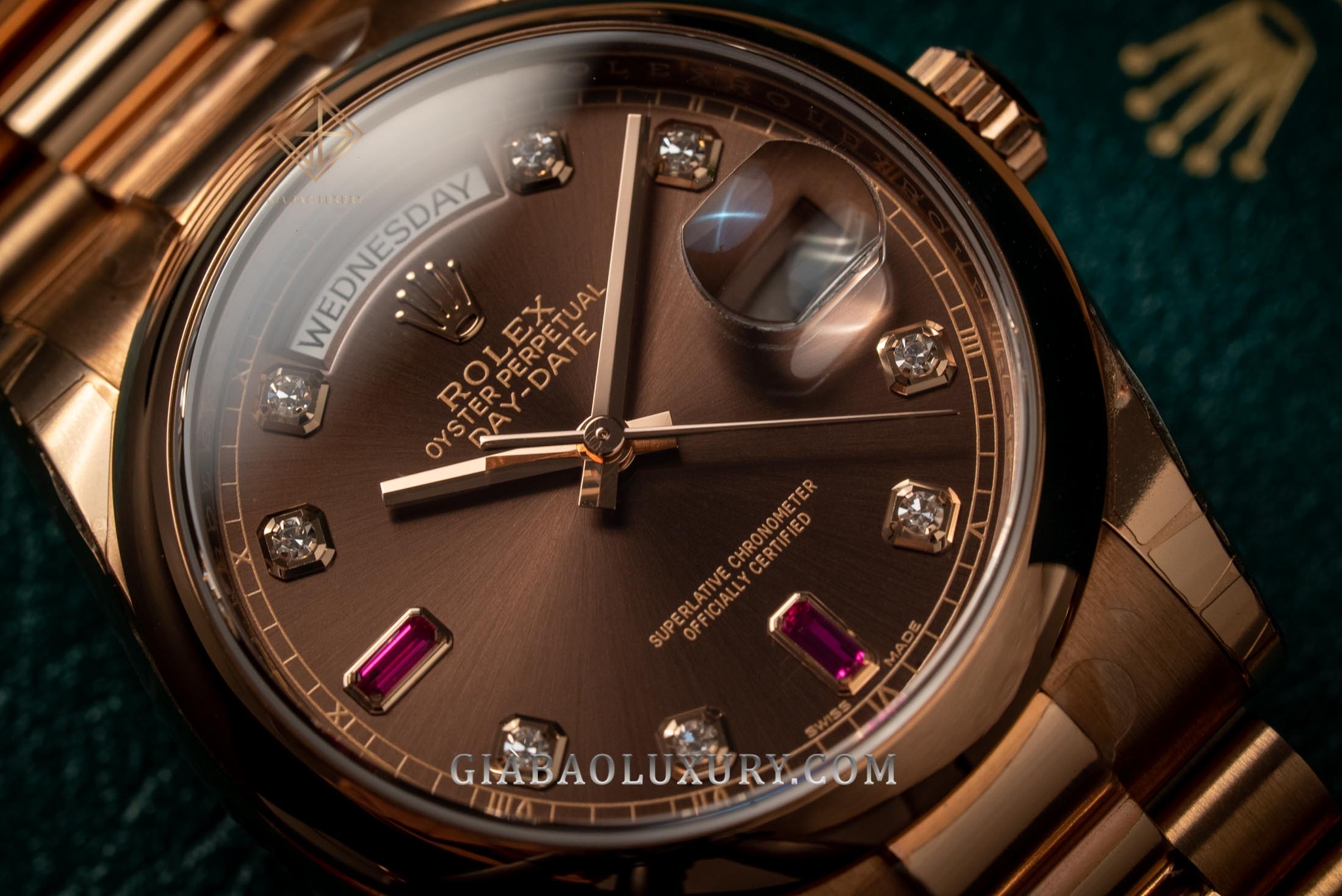 Review đồng hồ Rolex Day-Date 118205 Mặt chocolate, Ruby đỏ