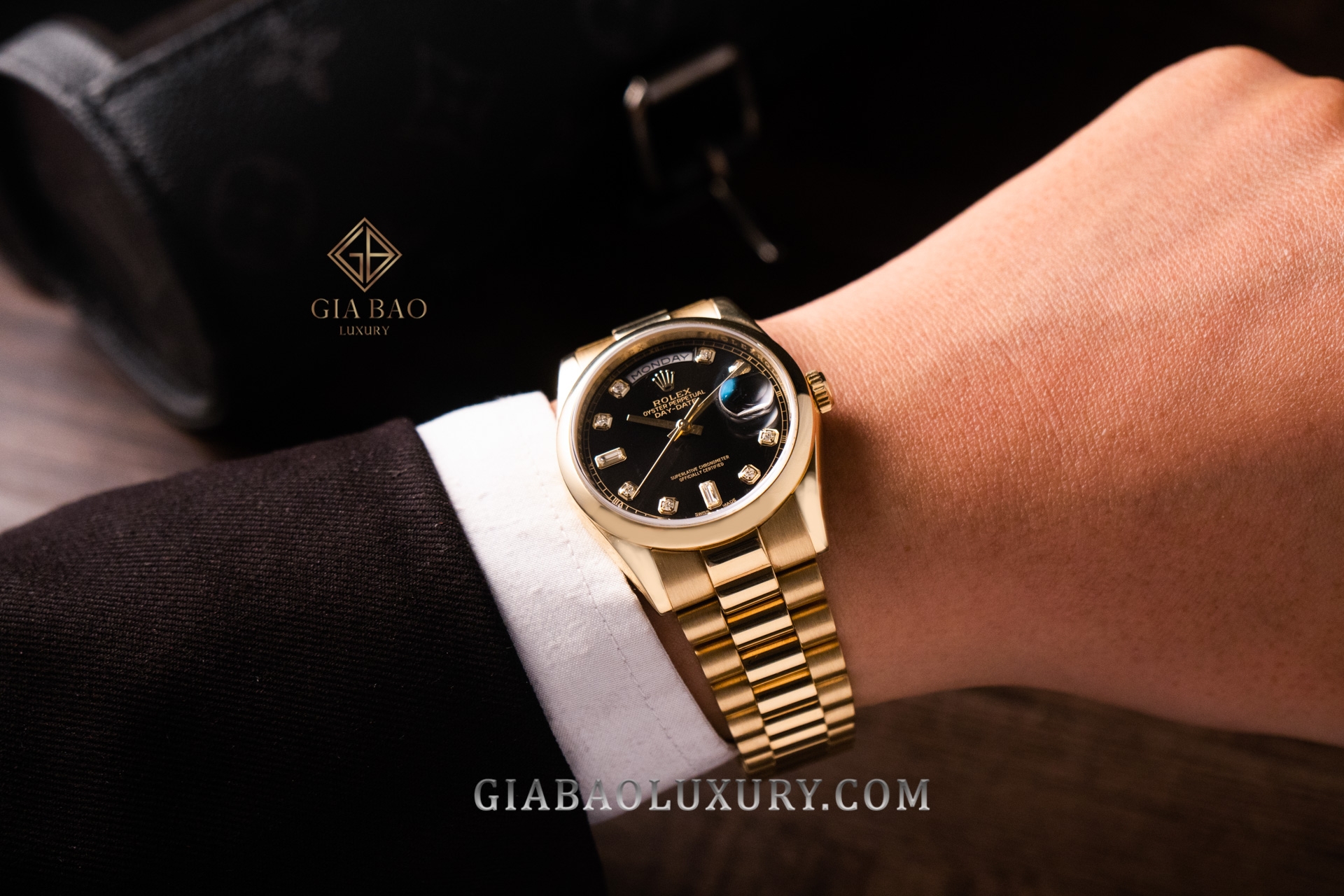  Đồng hồ Rolex Day-Date 36 118208 Mặt Số Đen Cọc Số Kim Cương
