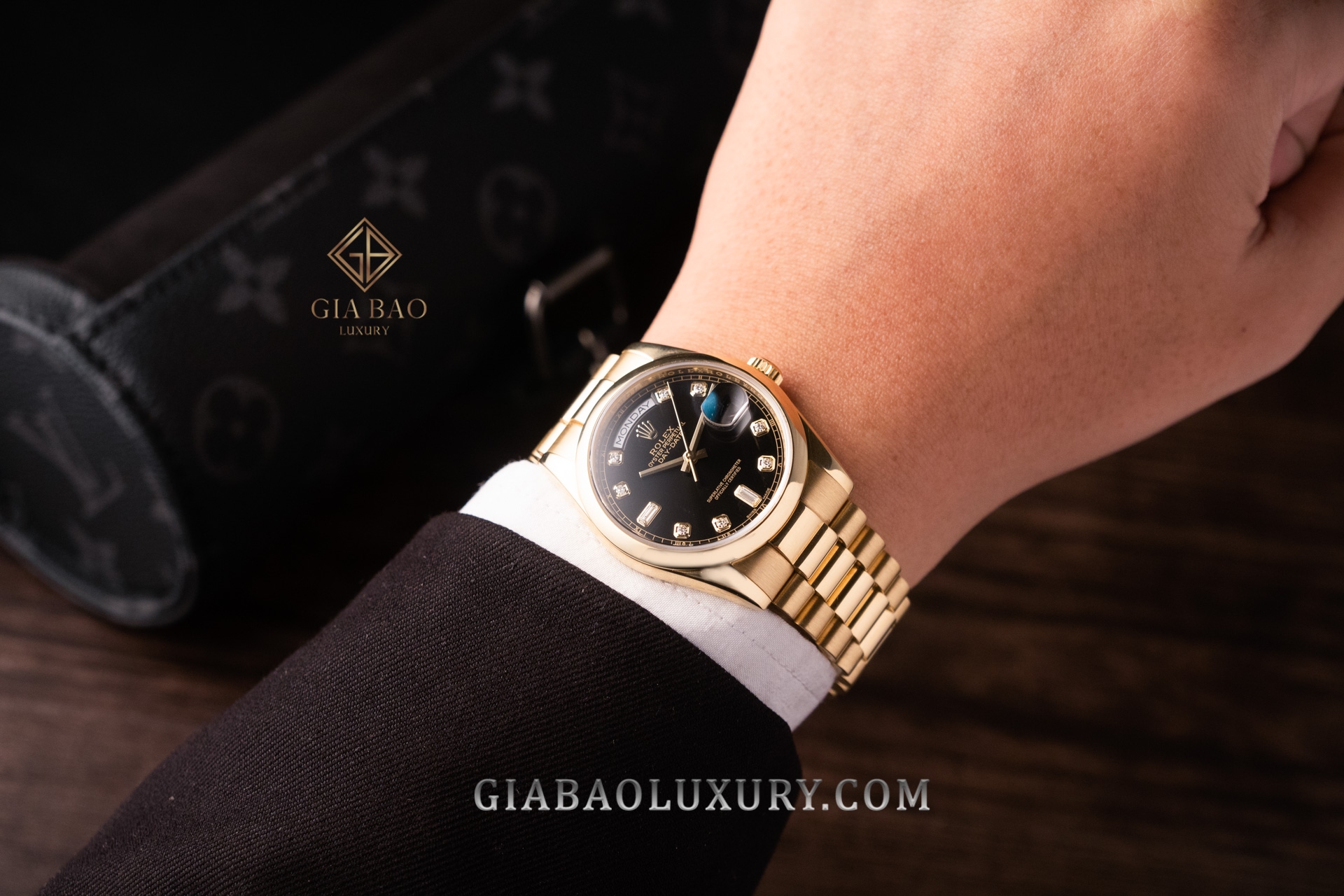  Đồng hồ Rolex Day-Date 36 118208 Mặt Số Đen Cọc Số Kim Cương