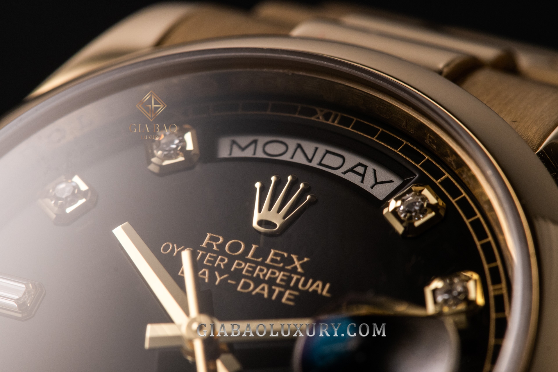  Đồng hồ Rolex Day-Date 36 118208 Mặt Số Đen Cọc Số Kim Cương