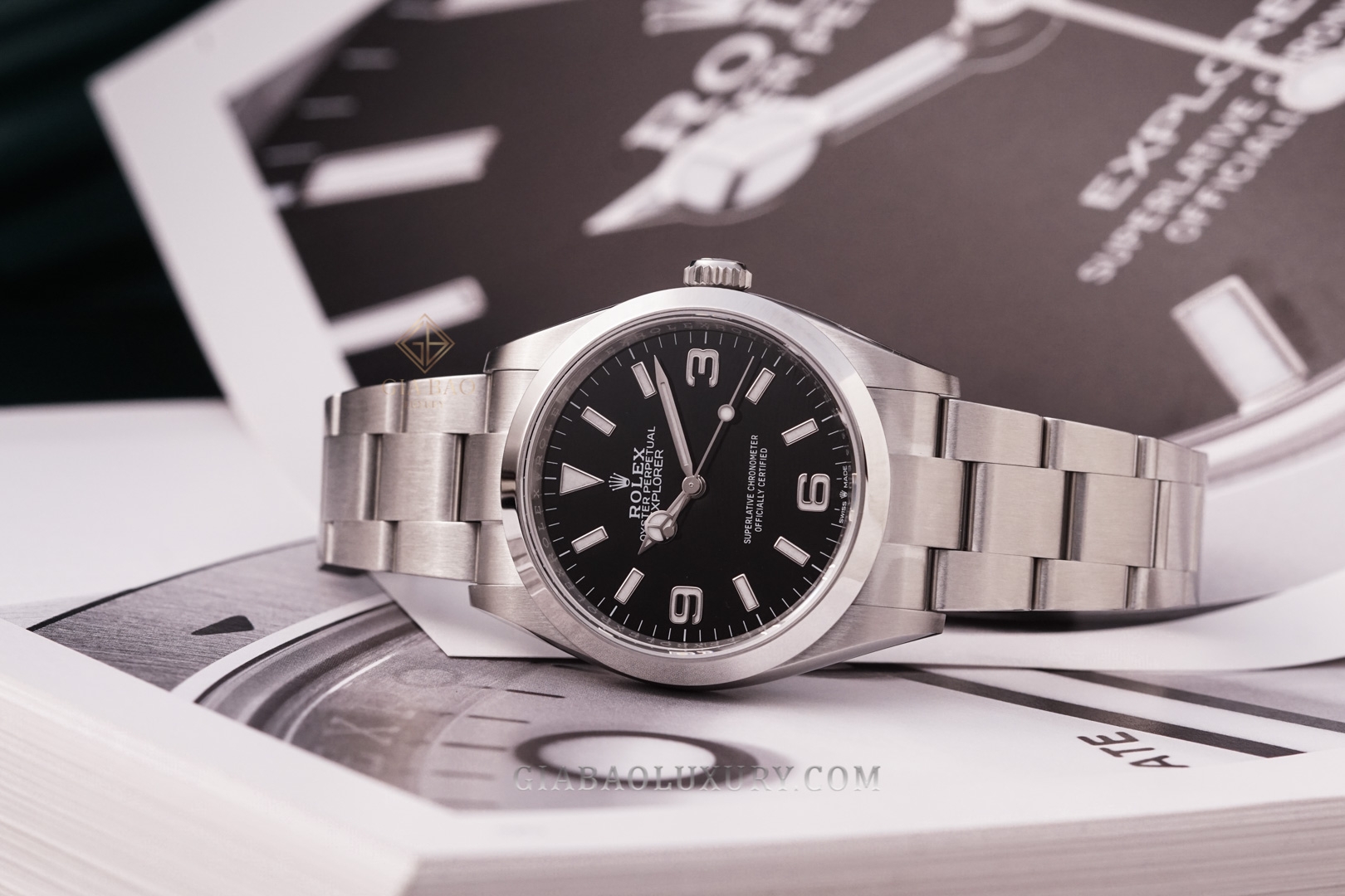 Đồng Hồ Rolex Explorer 124270 Mặt Số Đen
