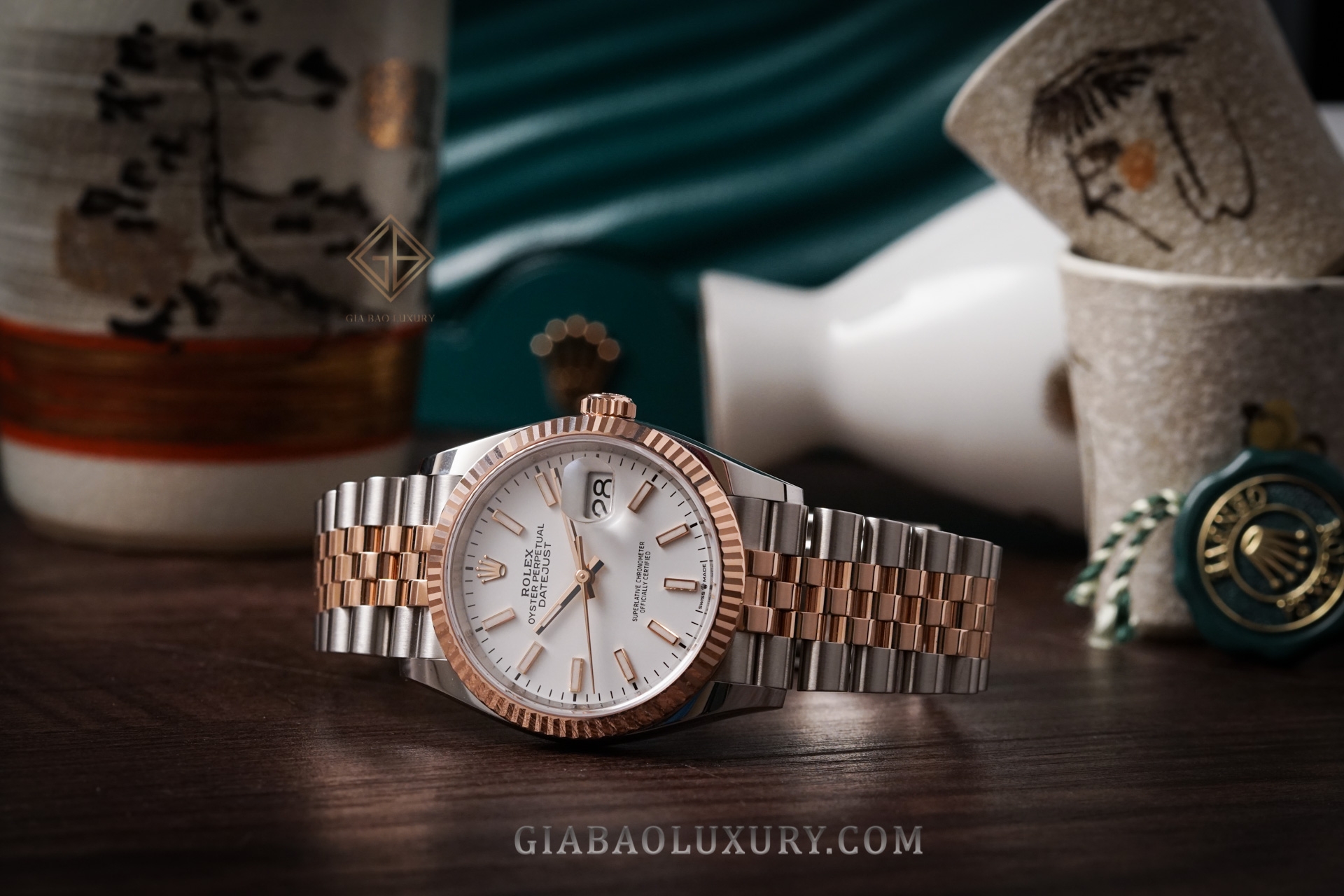 Đồng Hồ Rolex Datejust 36 126231 Mặt Số Trắng Cọc Dạ Quang