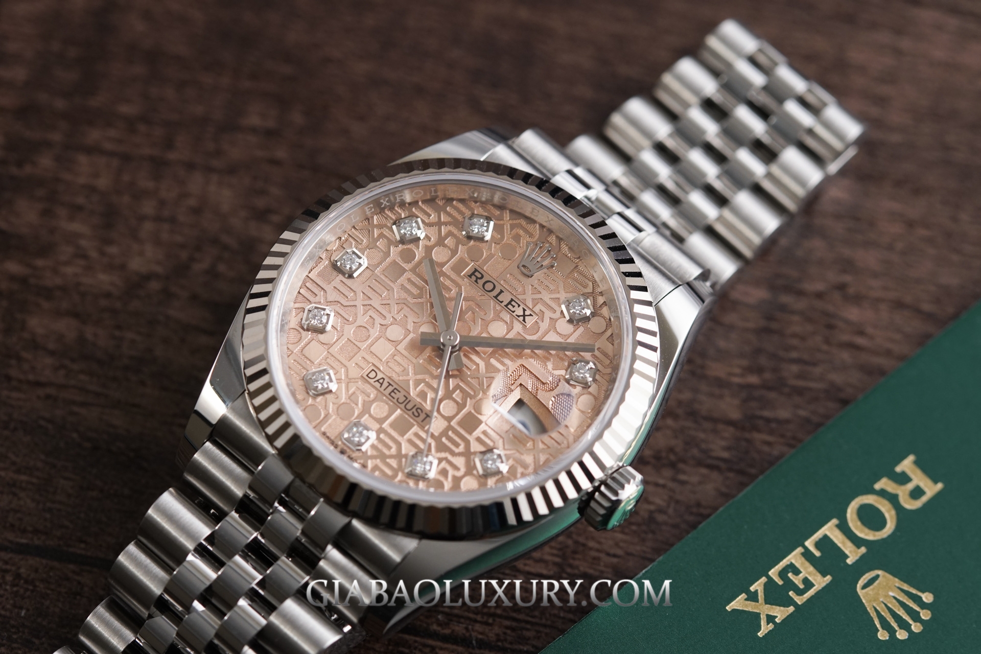 đồng hồ Rolex Datejust  126234 mặt số vi tính hồng