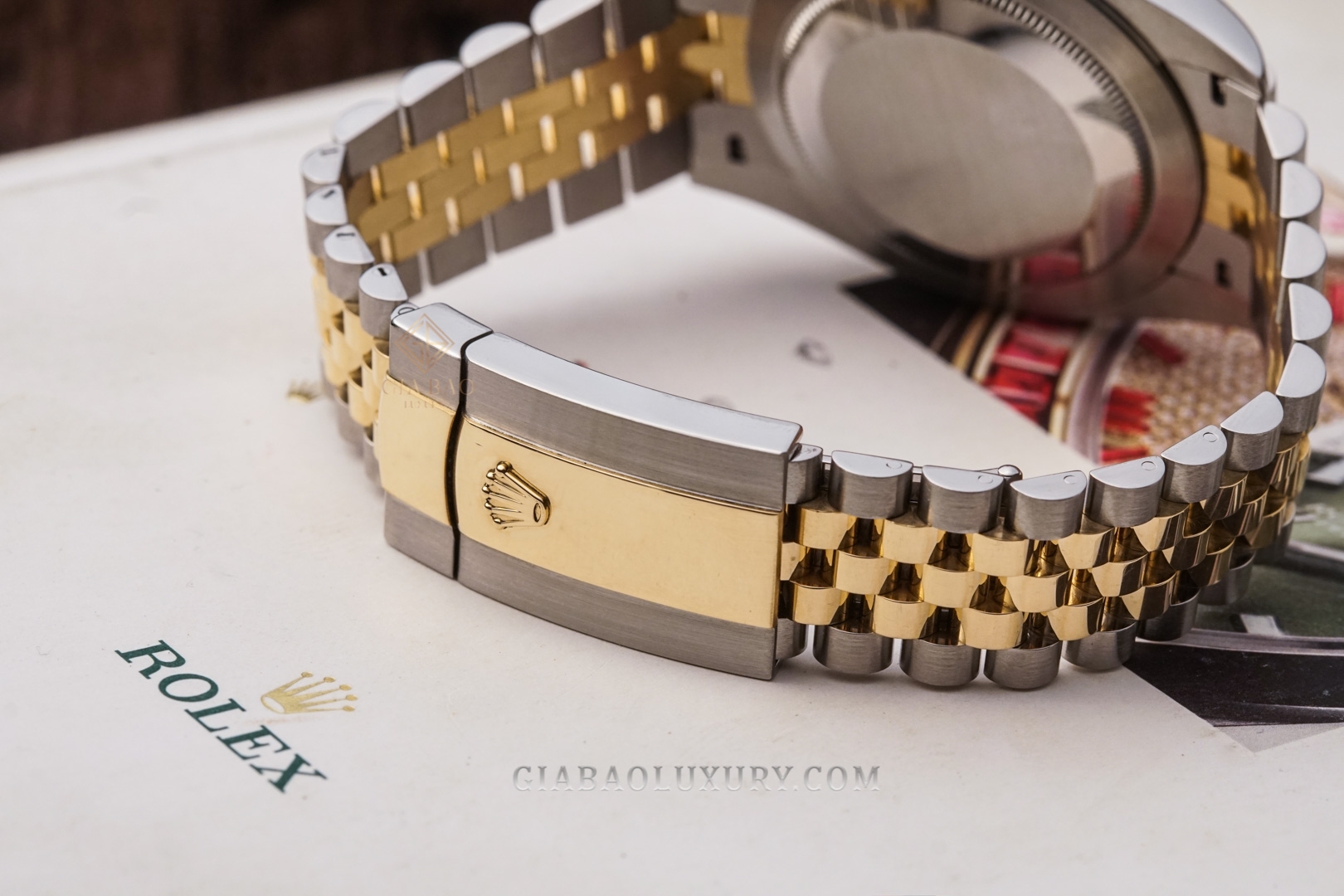 Đồng Hồ Rolex Datejust 41 126303 Mặt Số Vàng Champagne Cọc Số Dạ Quang