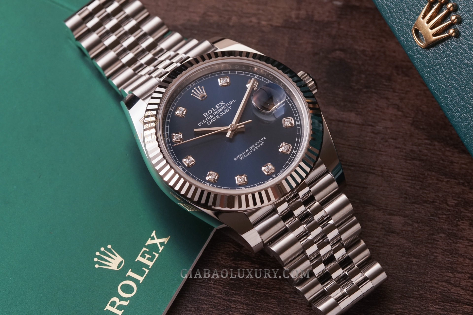 Đồng Hồ Rolex Datejust 41 126334 Mặt Số Xanh Nạm Kim Cương