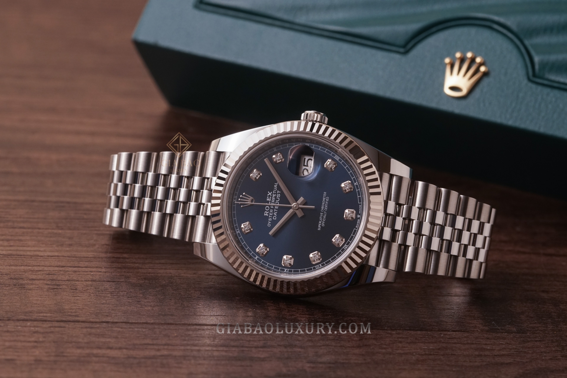 Đồng Hồ Rolex Datejust 41 126334 Mặt Số Xanh Nạm Kim Cương