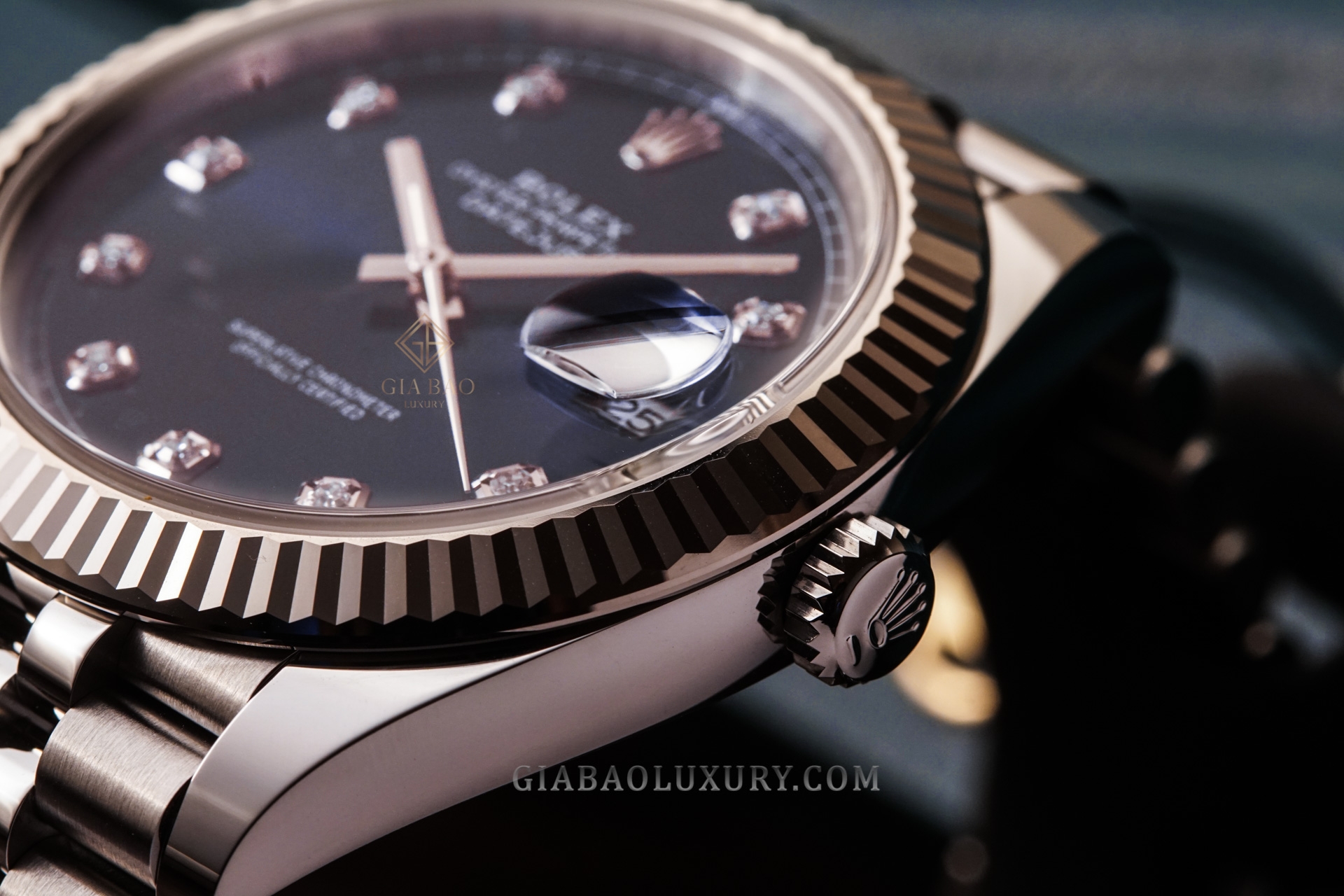 Đồng Hồ Rolex Datejust 41 126334 Mặt Số Xanh Nạm Kim Cương