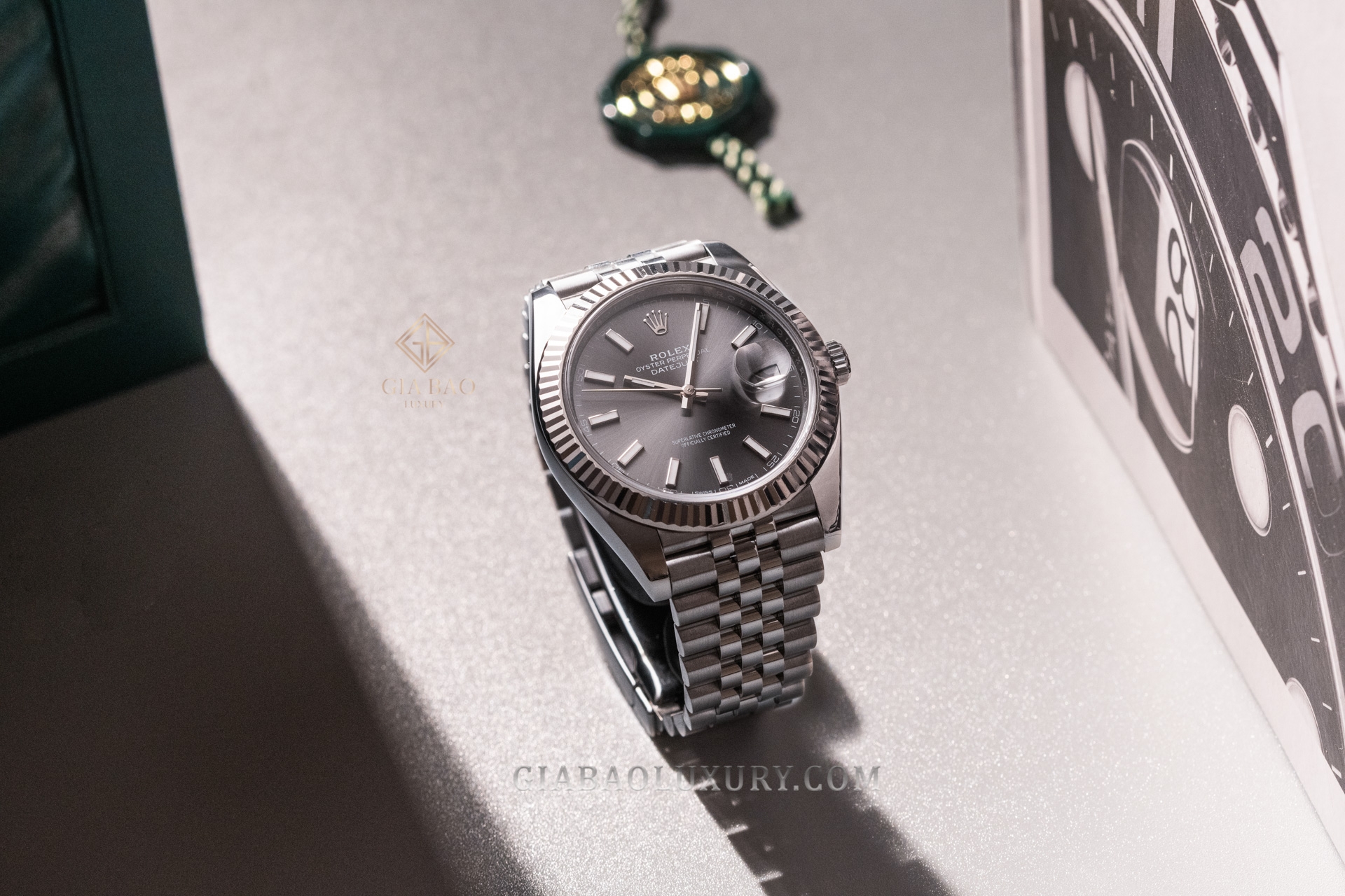 Đồng hồ Rolex Datejust 41 126334 Mặt Số Rhodium Cọc Dạ Quang