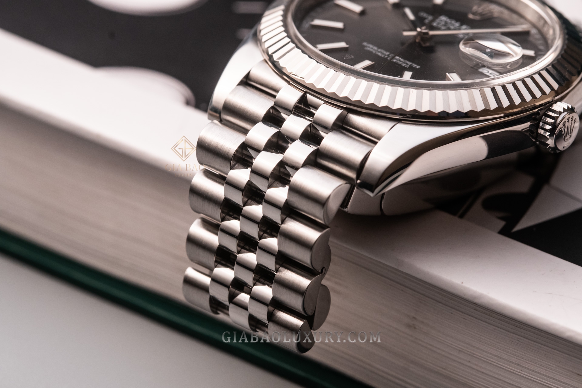 Đồng hồ Rolex Datejust 41 126334 Mặt Số Rhodium Cọc Dạ Quang