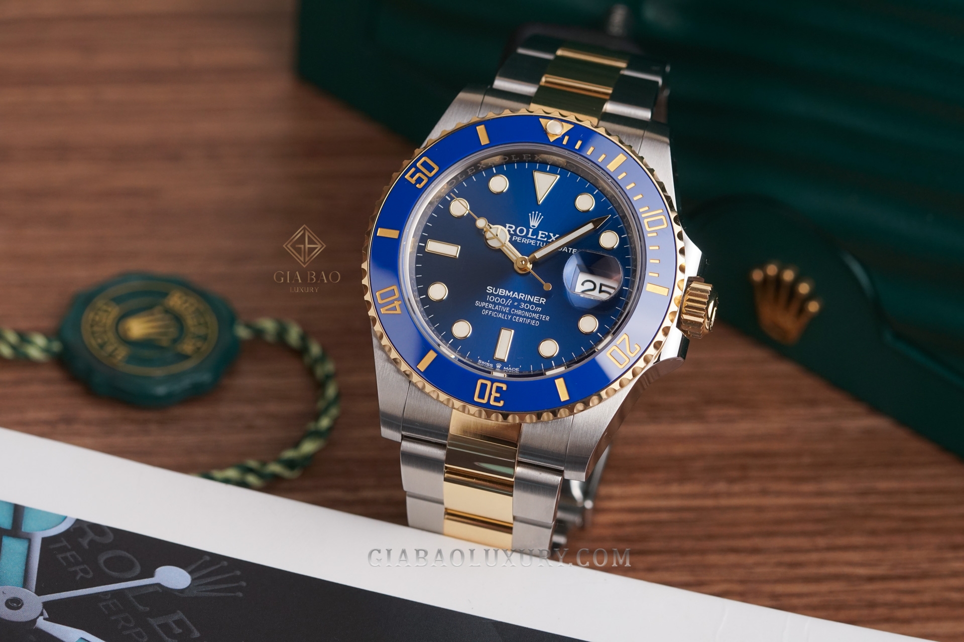 Đồng Hồ Rolex Submariner 126613LB Mặt Số Xanh Dương