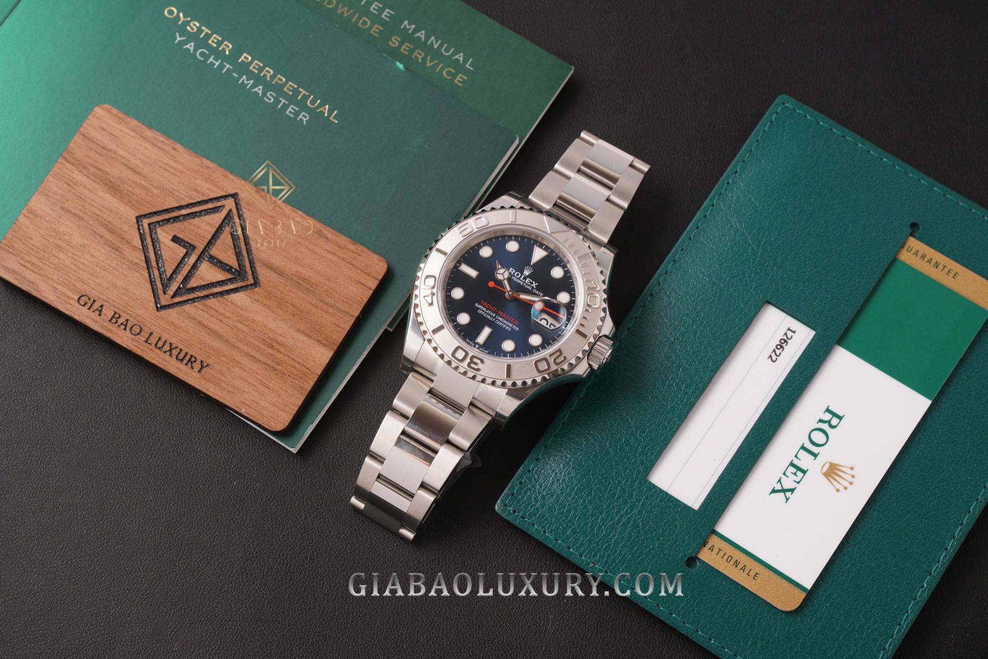 Đồng Hồ Rolex Yacht-Master 40 126622 Mặt Số Xanh