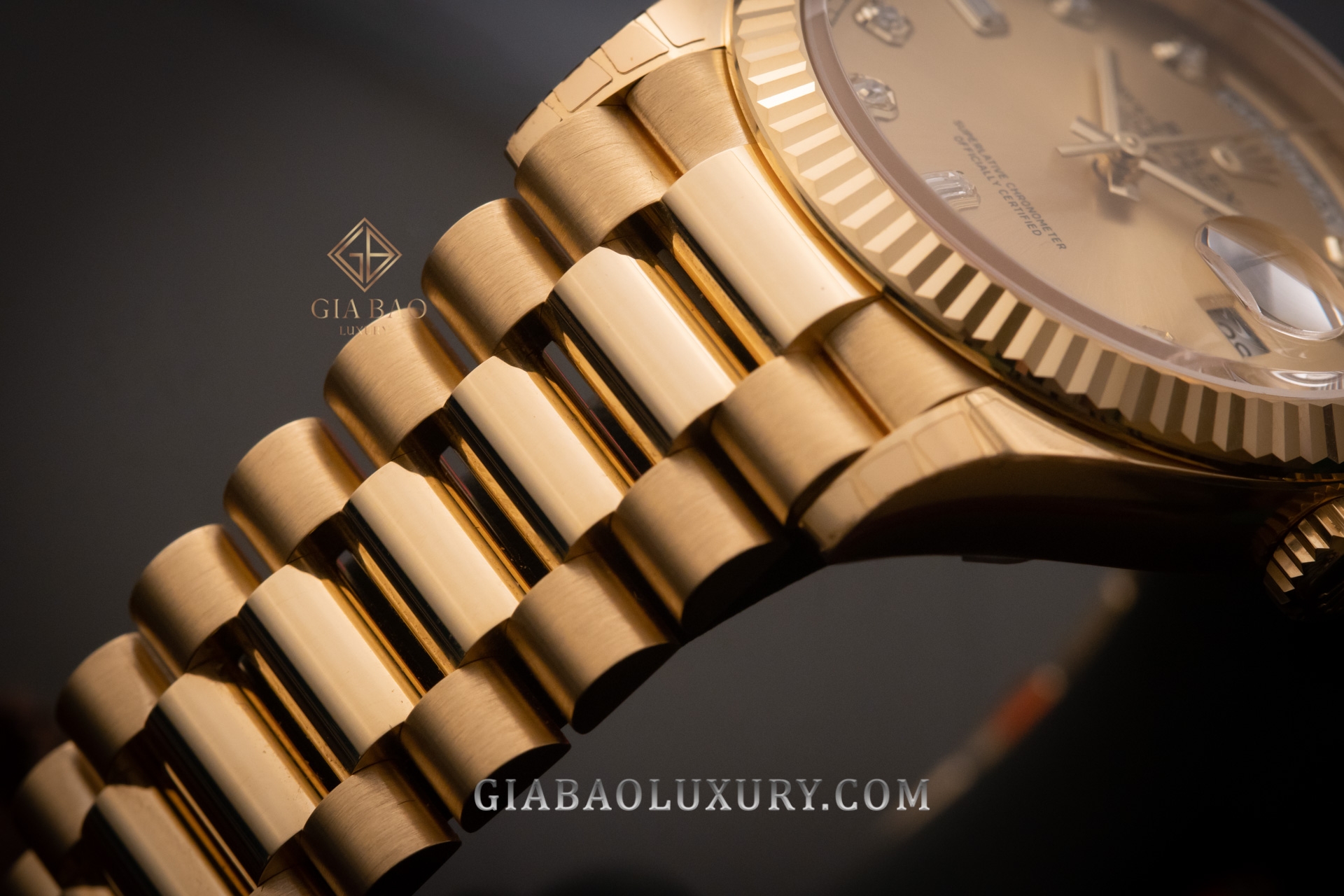 Đồng Hồ Rolex Day-Date 36 128238 Mặt Số Vàng Champagne Nạm Kim Cương
