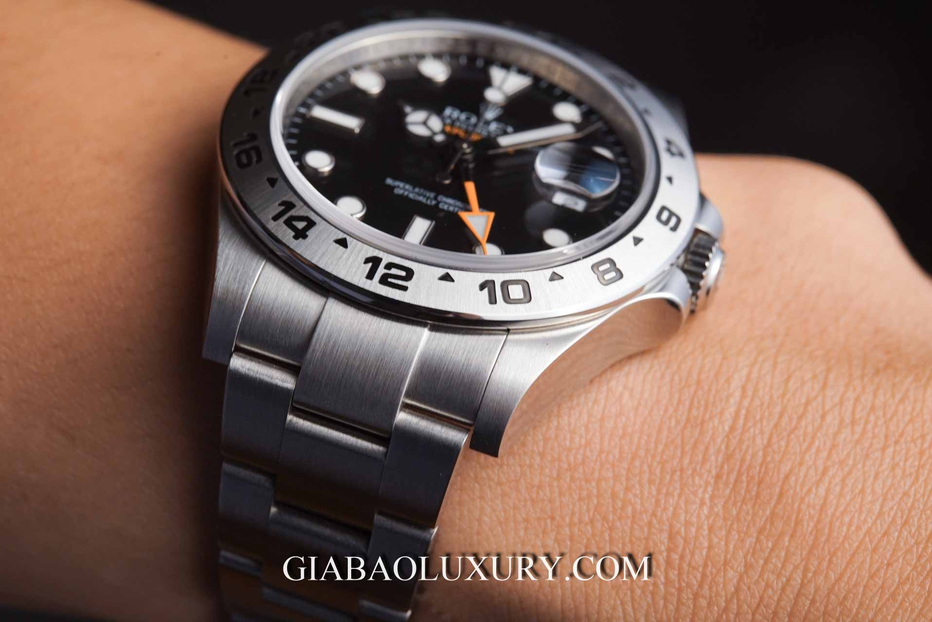Đồng Hồ Rolex Explorer II 216570 Mặt số đen