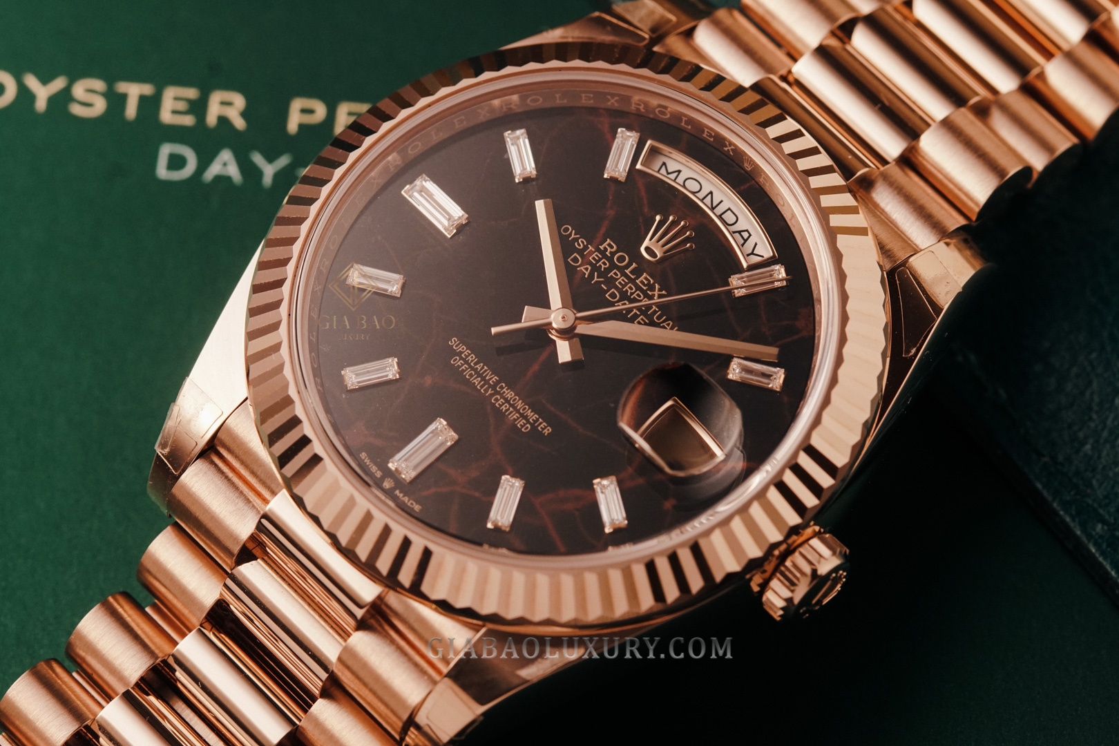 Đồng Hồ Rolex Day-Date 40 228235 Mặt Số Eisenkiesel (New Model 2021)