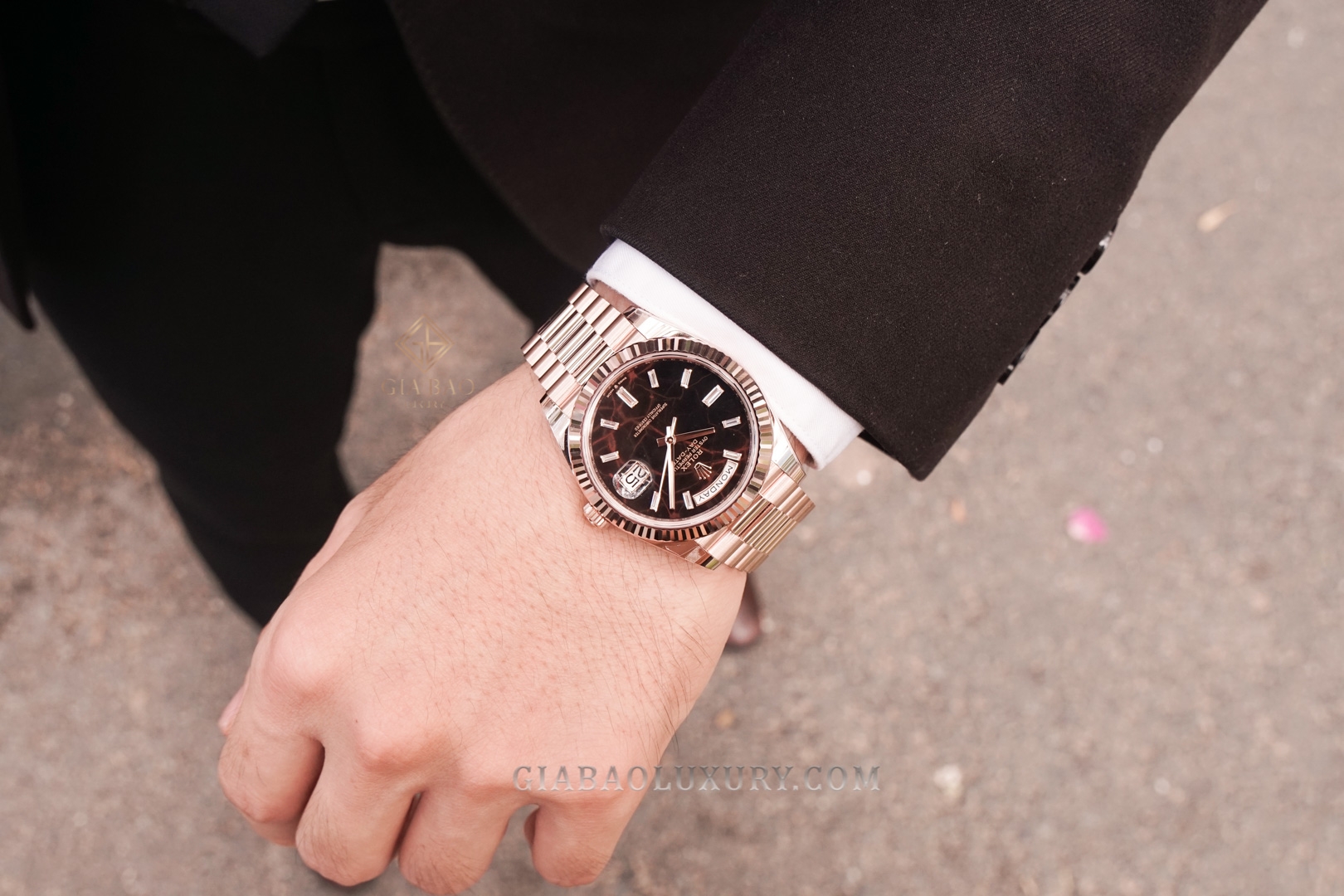 Đồng Hồ Rolex Day-Date 40 228235 Mặt Số Eisenkiesel (New Model 2021)