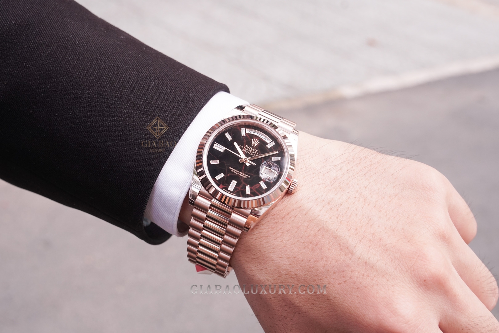 Đồng Hồ Rolex Day-Date 40 228235 Mặt Số Eisenkiesel (New Model 2021)