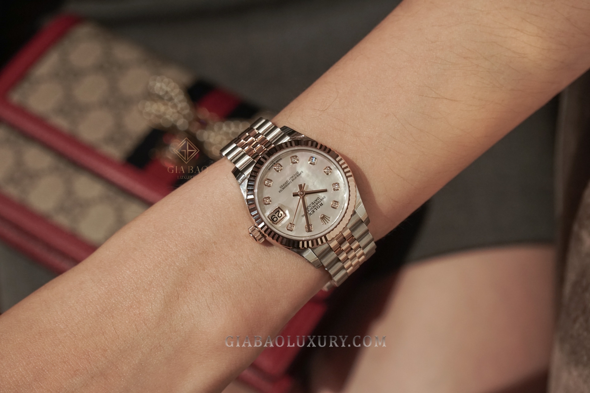 Đồng Hồ Rolex Lady Datejust 279171 Mặt Số Vỏ Trai Trắng